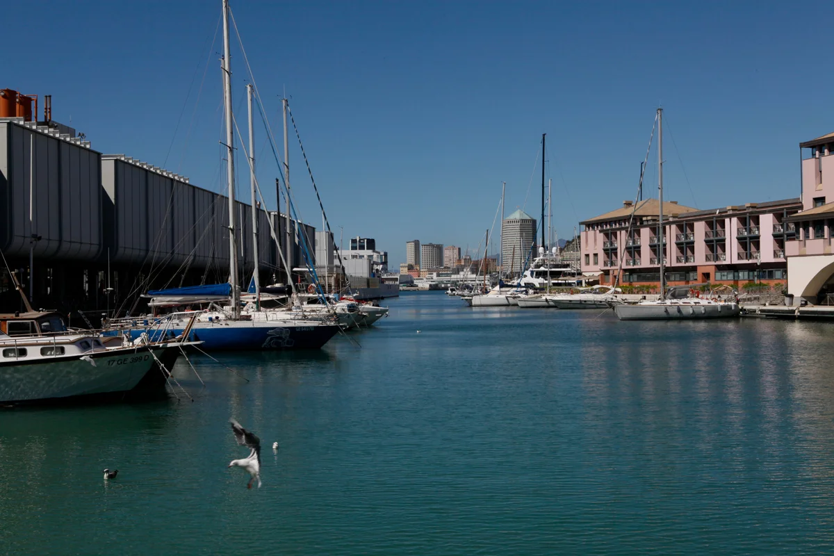 Porto Antico, regenerated by the plan of arch Renzo Piano, Genoa, alketamisja photography 2016