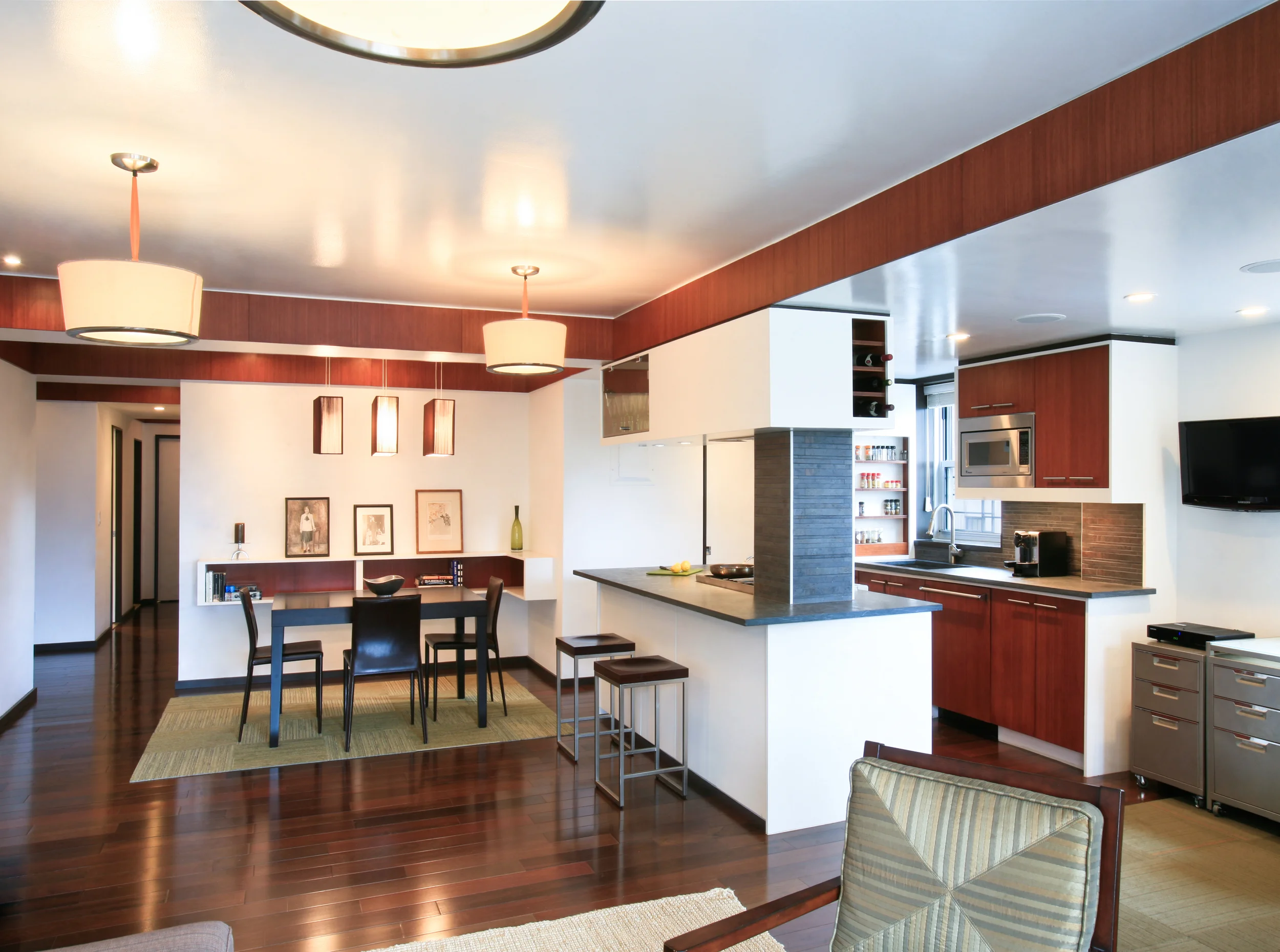 The K Residence is in Manhattan's Greenwich Village. Phase I was a gut renovation of the 1400 sf, two bedroom apartment. Continuity across the different programmatic spaces is achieved by the use of signature bamboo plywood and painted wood cabinetry designed by Rodríguez Studio .