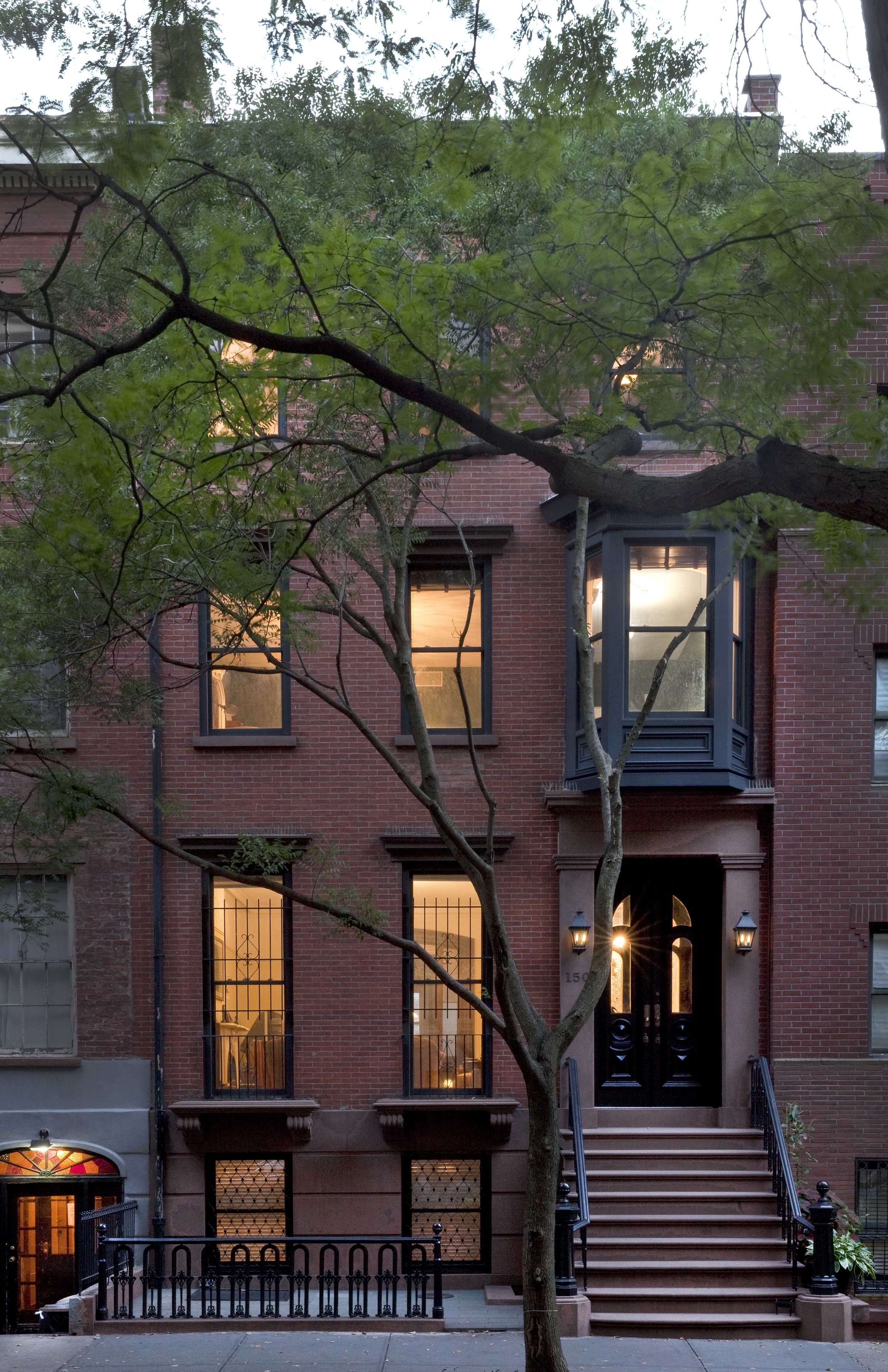 Casa Karp is a Brooklyn Heights brownstone and was a 2 phase house transformation project. The initial phase (in 2008-2009) required taking an estate condition brownstone and putting an extension on the back of the house. The resulting house i