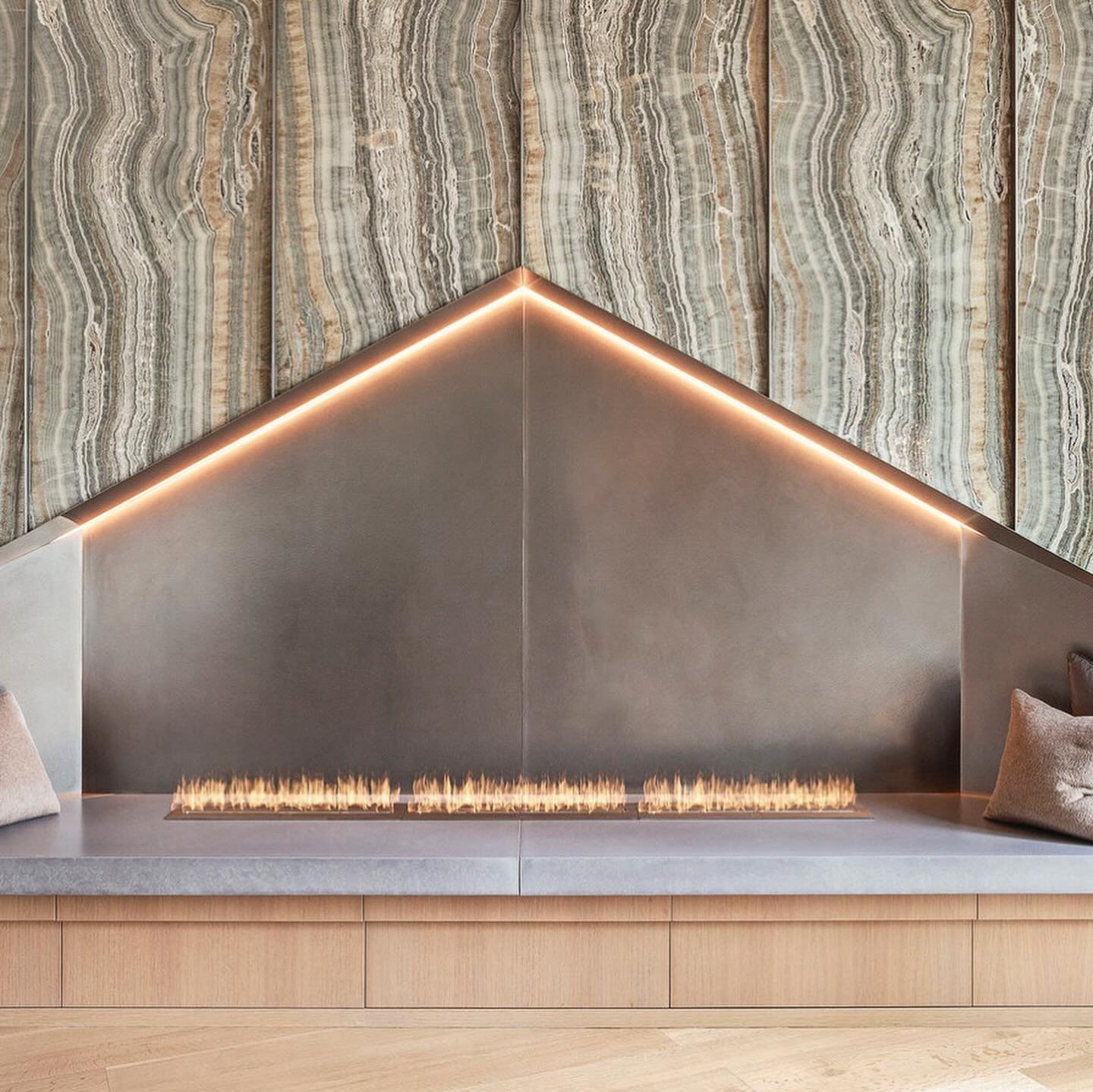 Elevate Your Space with a Stunning Fireplace
They say home is where the heart is, and we couldn’t agree more! Discover how a fireplace can transcend the ordinary, turning any space into an inspired retreat that exudes warmth and charm.
Modern