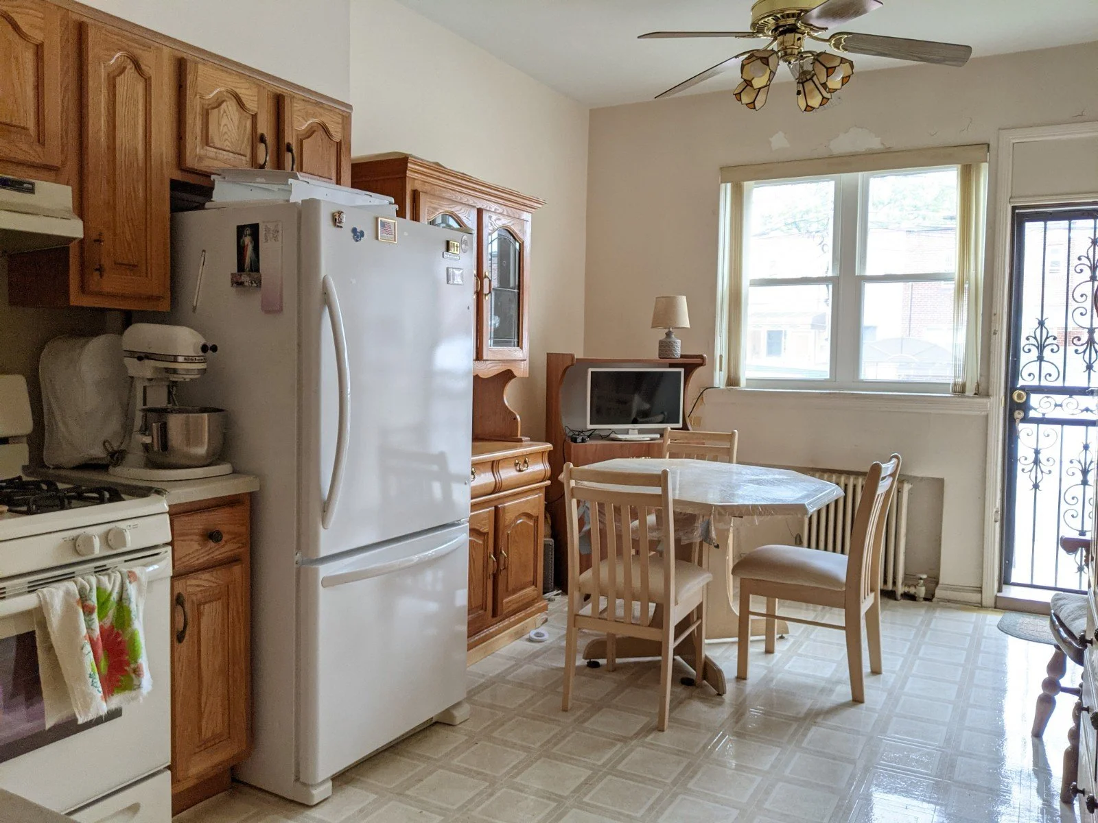 kitchen old.jpg