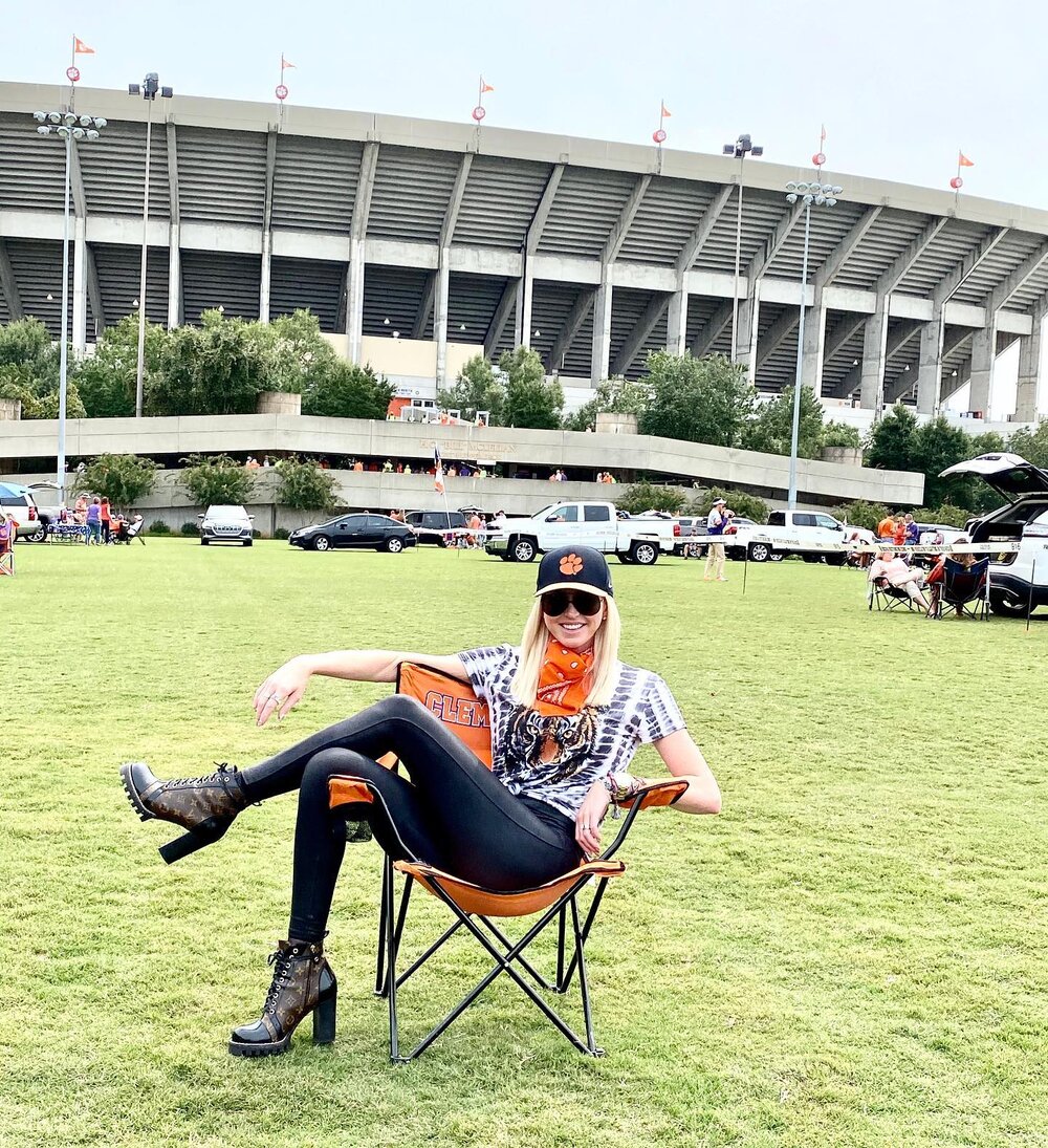 We weren&rsquo;t allowed to bring the cooler scooter but we still in lot tew wit dat powerglide.
#theboysareback #clemsonfootball #socialdistancing #lot2 #clemsoncitadelgame #meetmeinlottew