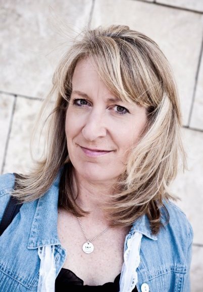  Tina Pelletier–exploring opportunities to become a natural light photographer