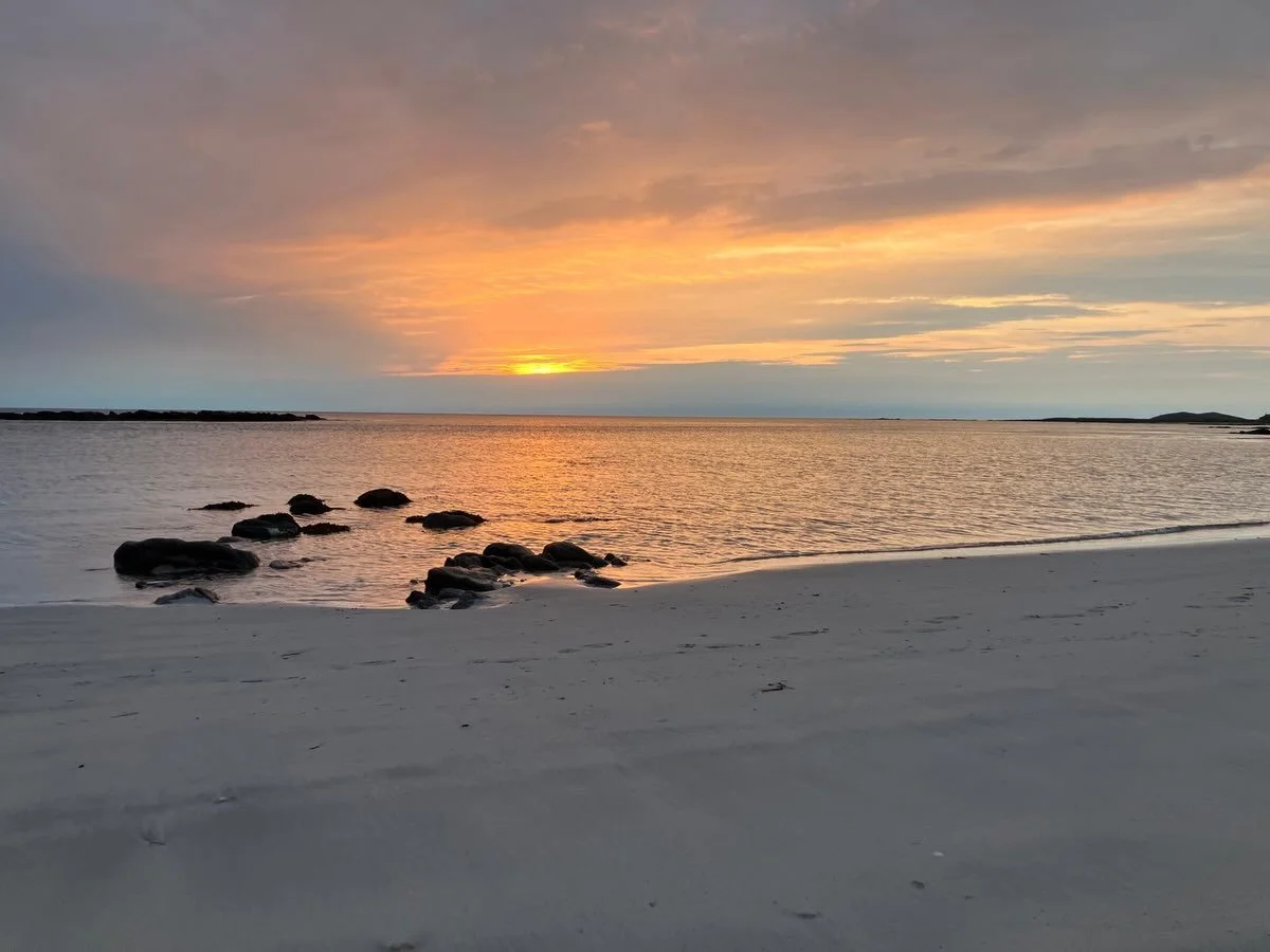 Day 1 (Arrivals - part 4) A wonderful sunset captured to end the start of our pilgrimage. Check back tomorrow to follow more of our Scottish adventure 🩵🚲🏴󠁧󠁢󠁳󠁣󠁴󠁿