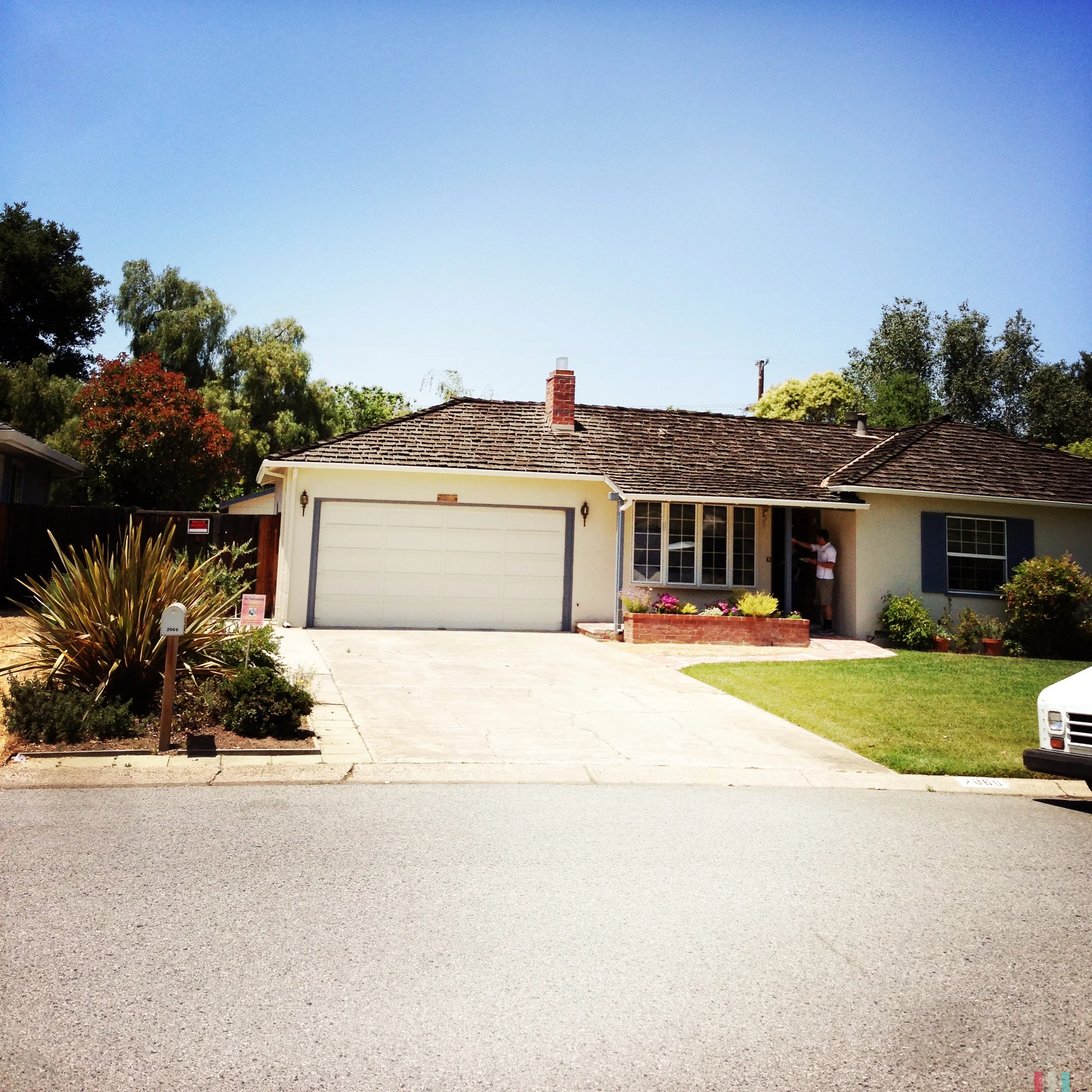 the-worls-most-famous-garage.jpg