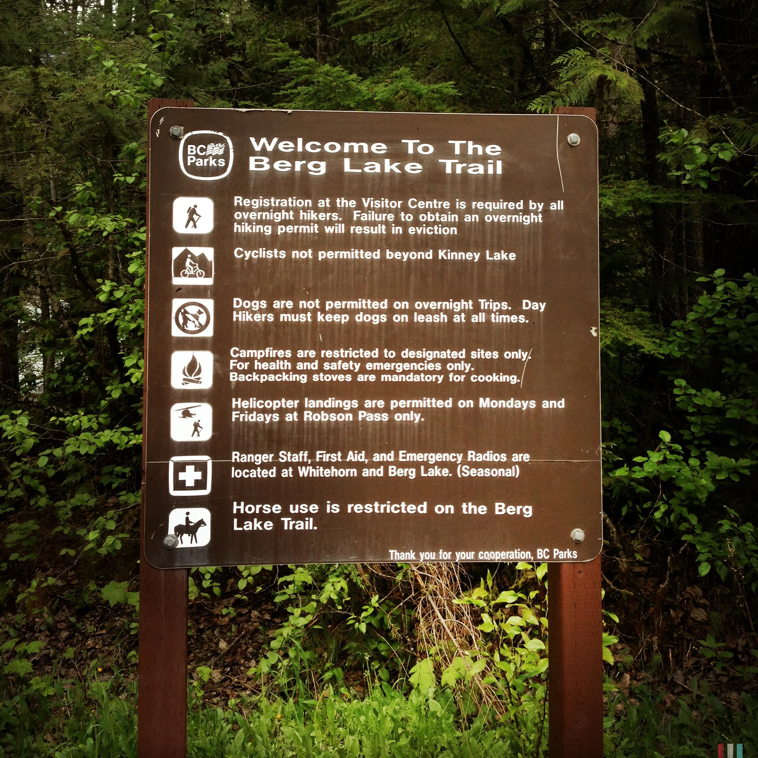berg-lake-trail-sign.jpg