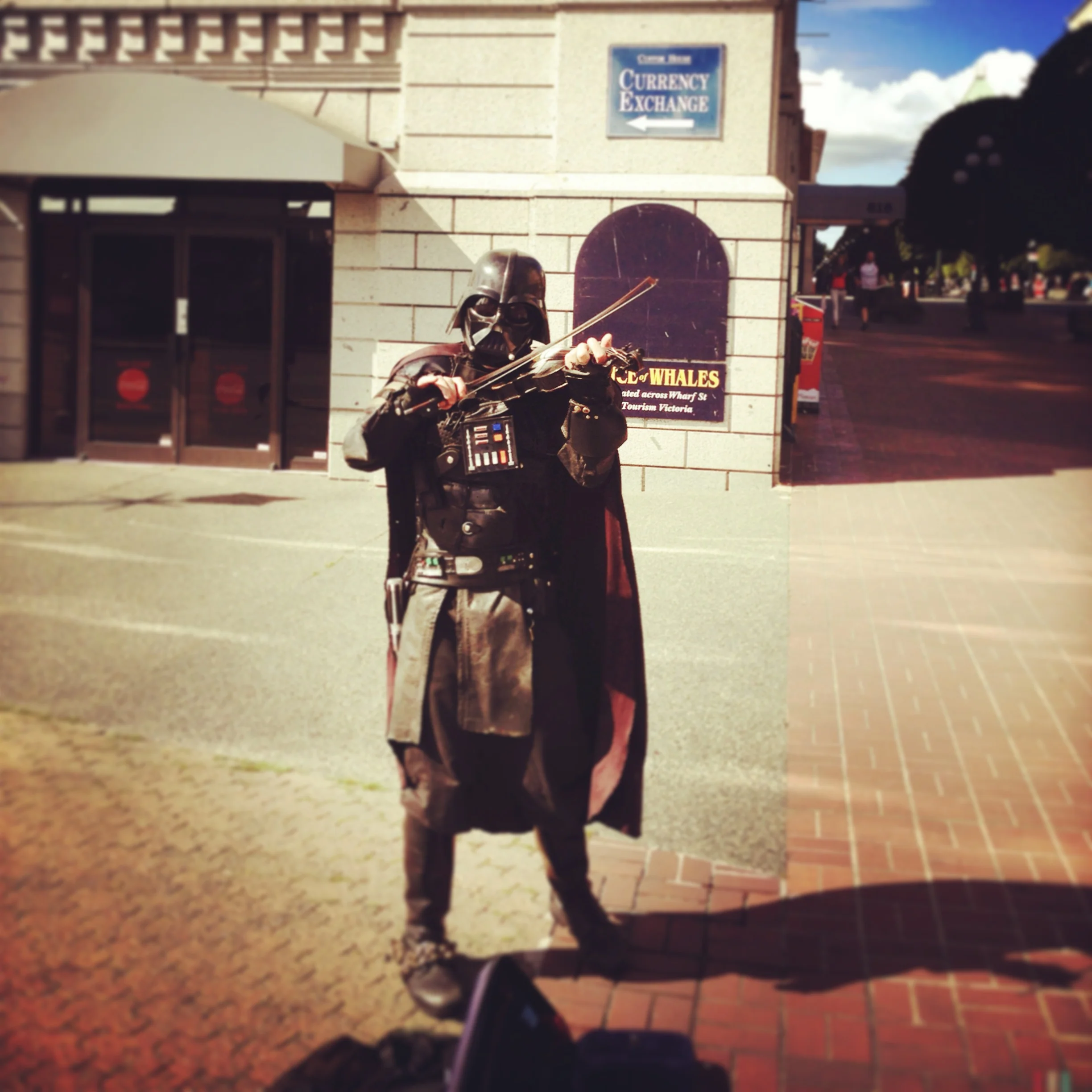 mr-vader-playing-violine.jpg