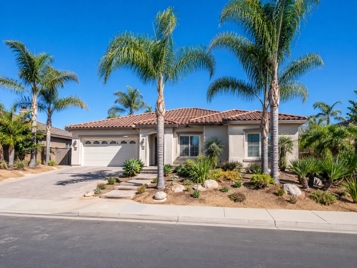12 Types Of Roof Damage Homeowners Must Catch Early