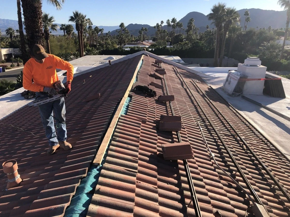 12 Types Of Roof Damage Homeowners Must Catch Early