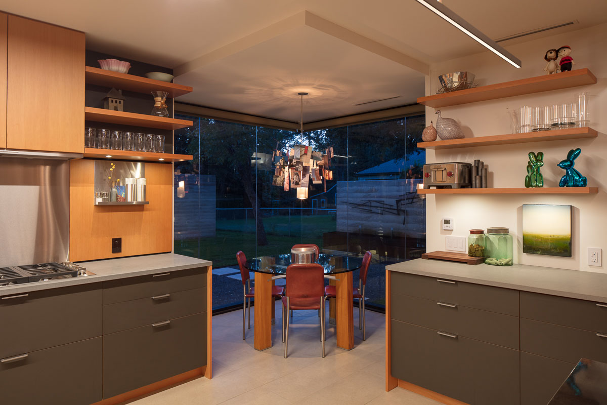 Glass cube breakfast room/kitchen