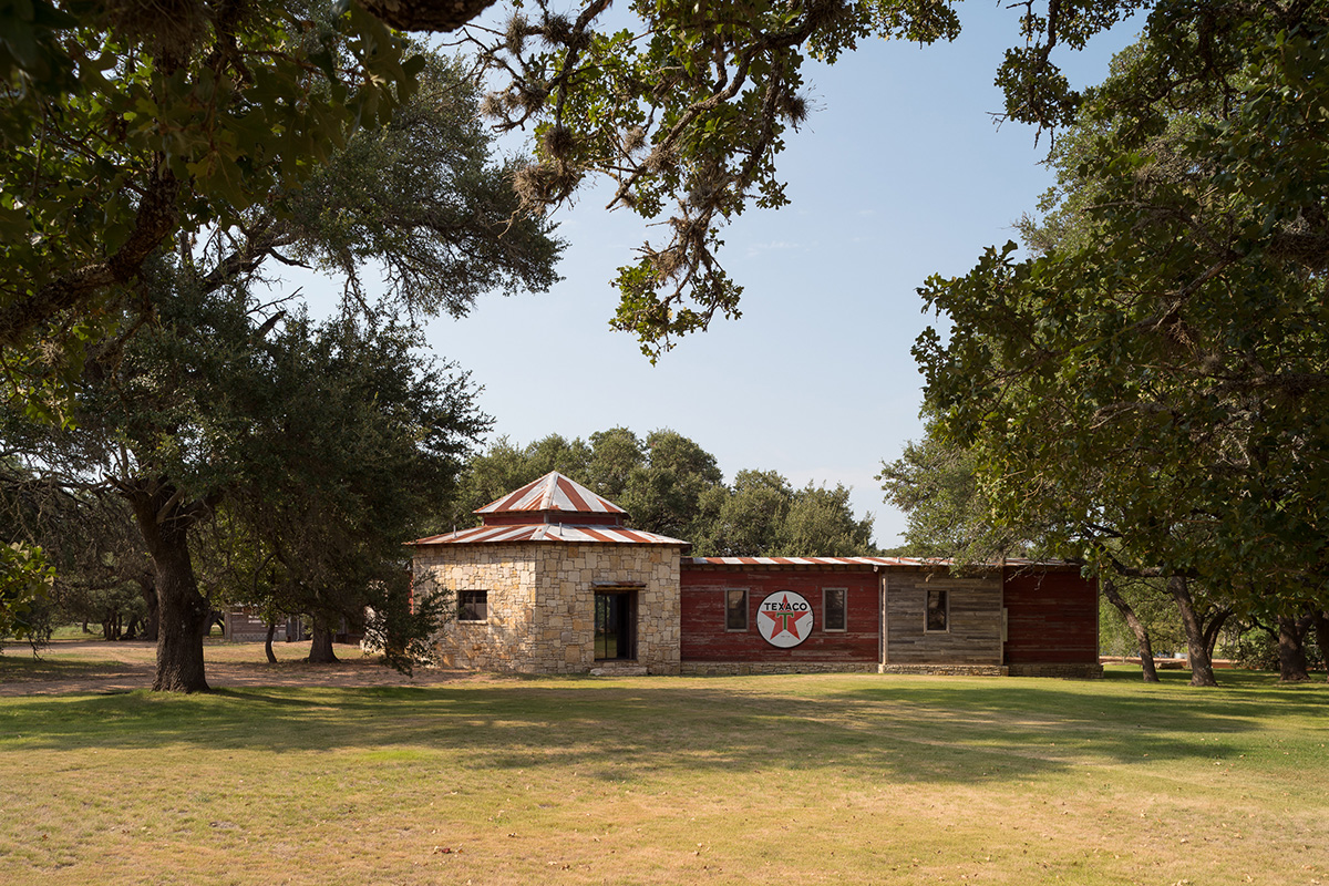 Exterior view - approach side (PB)
