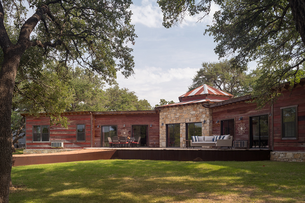 Exterior view - pond side (PB)