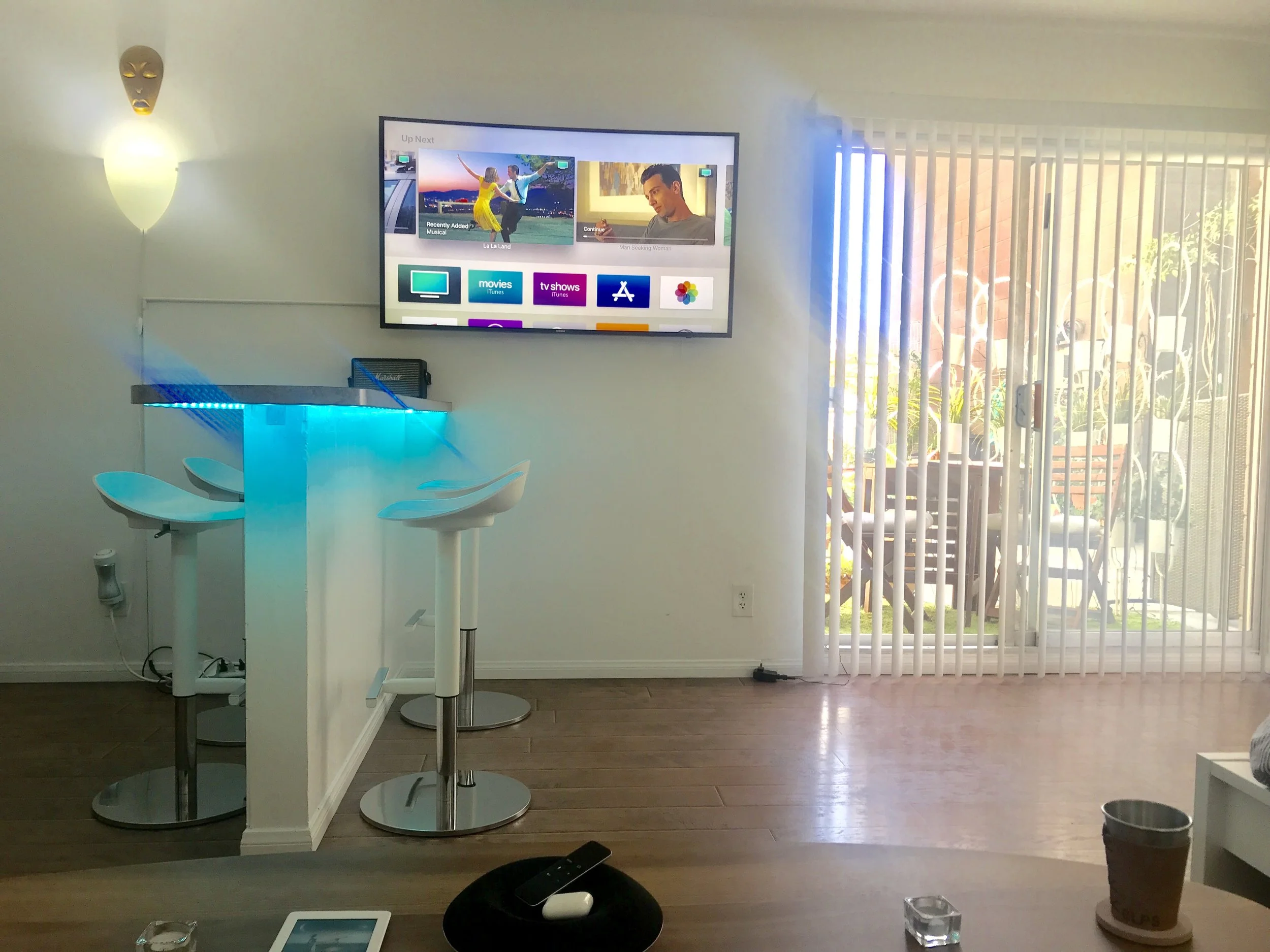 55" 4K LED Curved TV with Wall Mount