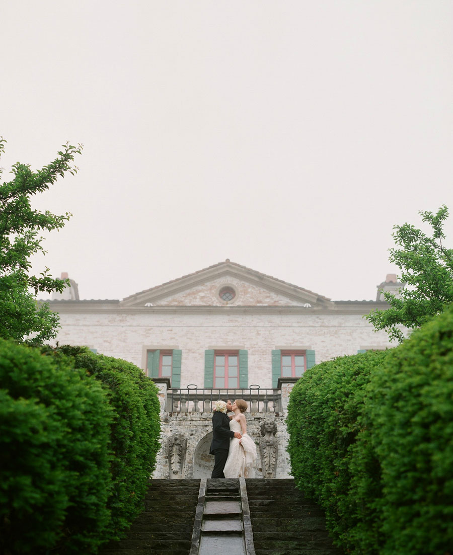 villa terrace bride and groom wedding portrait in Milwaukee