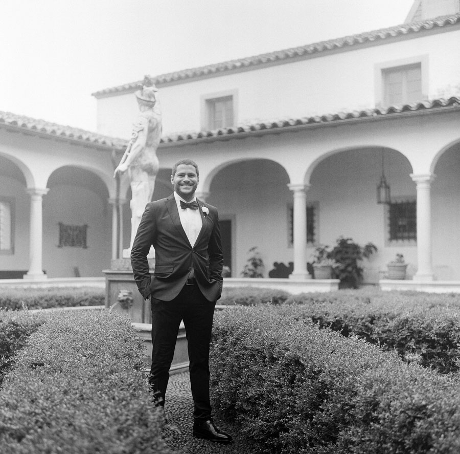 groom portrait at Villa Terrace in Milwaukee, WI