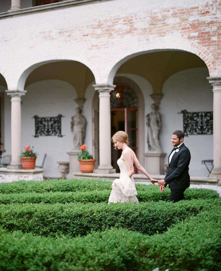 wedding portraits at Villa Terrace Milwaukee WI