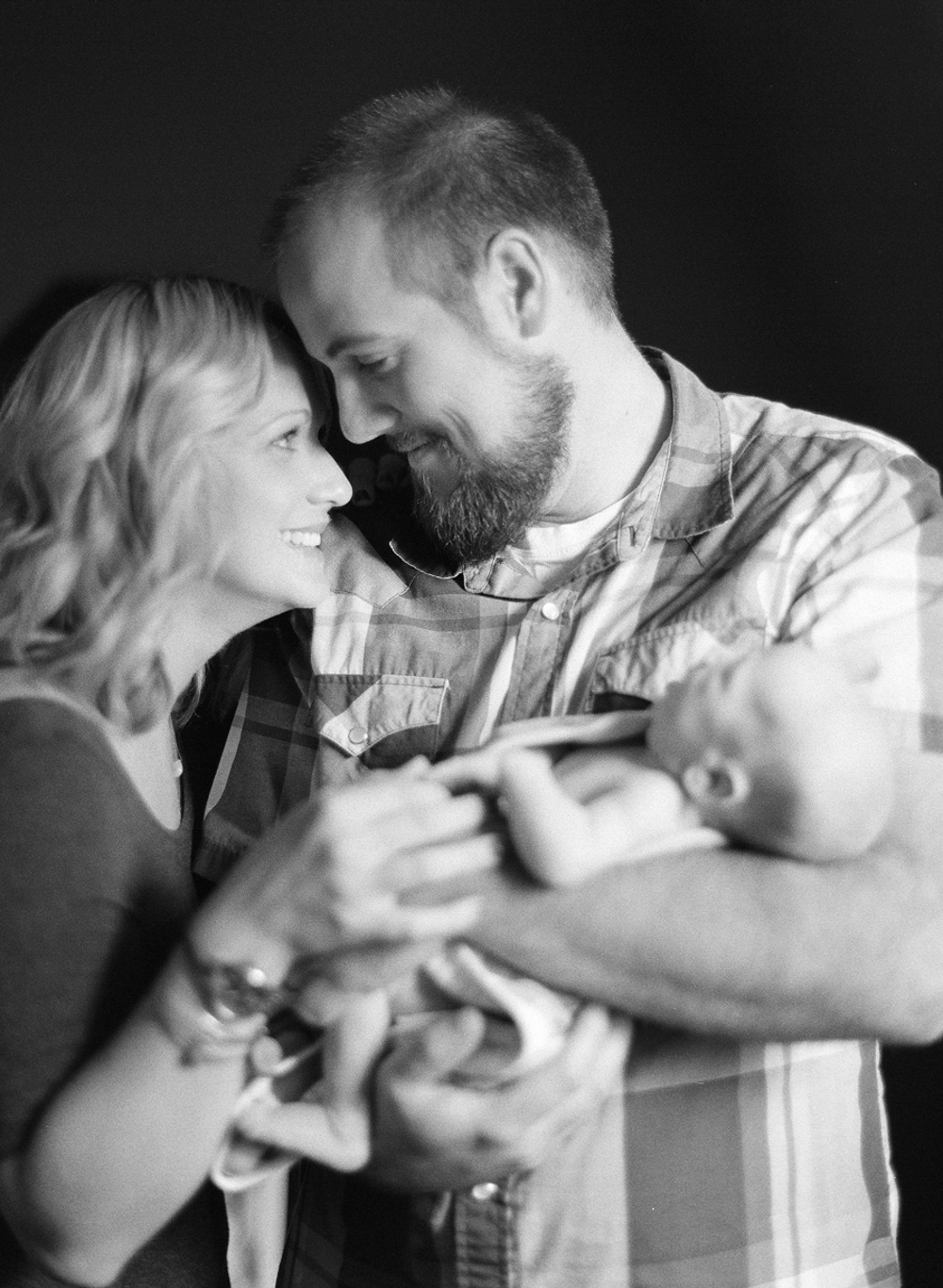 Oshkosk_Newborn_Photography_009.jpg