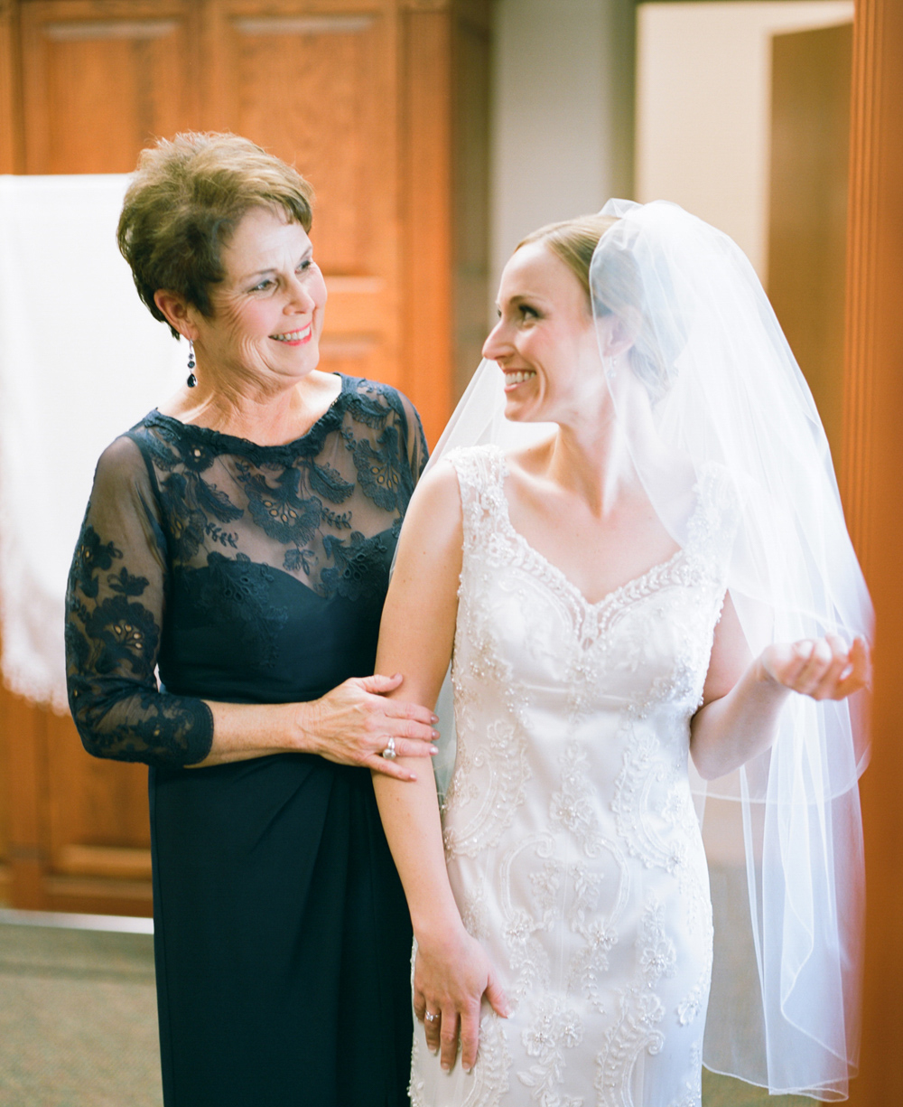 wausau_country_club_wedding_photographer_005.jpg