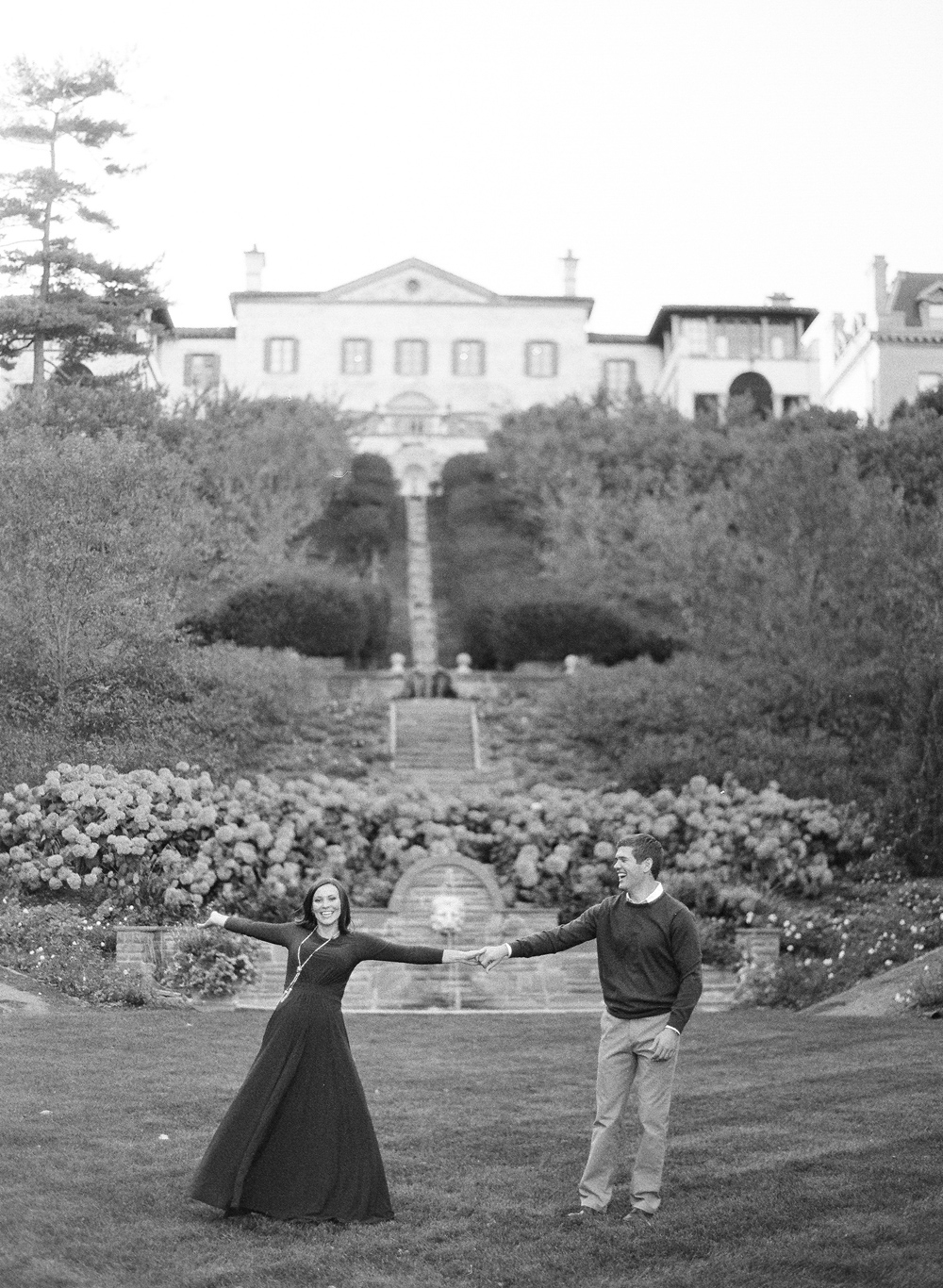 Villa_Terrace_Milwaukee_Engagement_Photographers_028.jpg