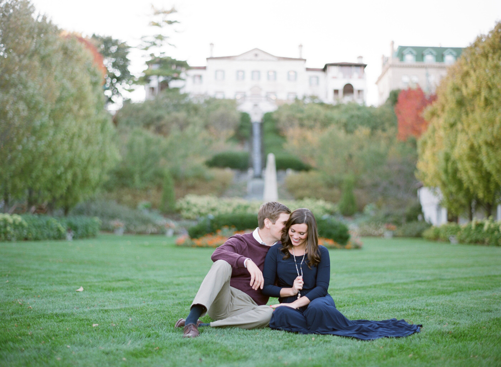 Villa_Terrace_Milwaukee_Engagement_Photographers_029.jpg