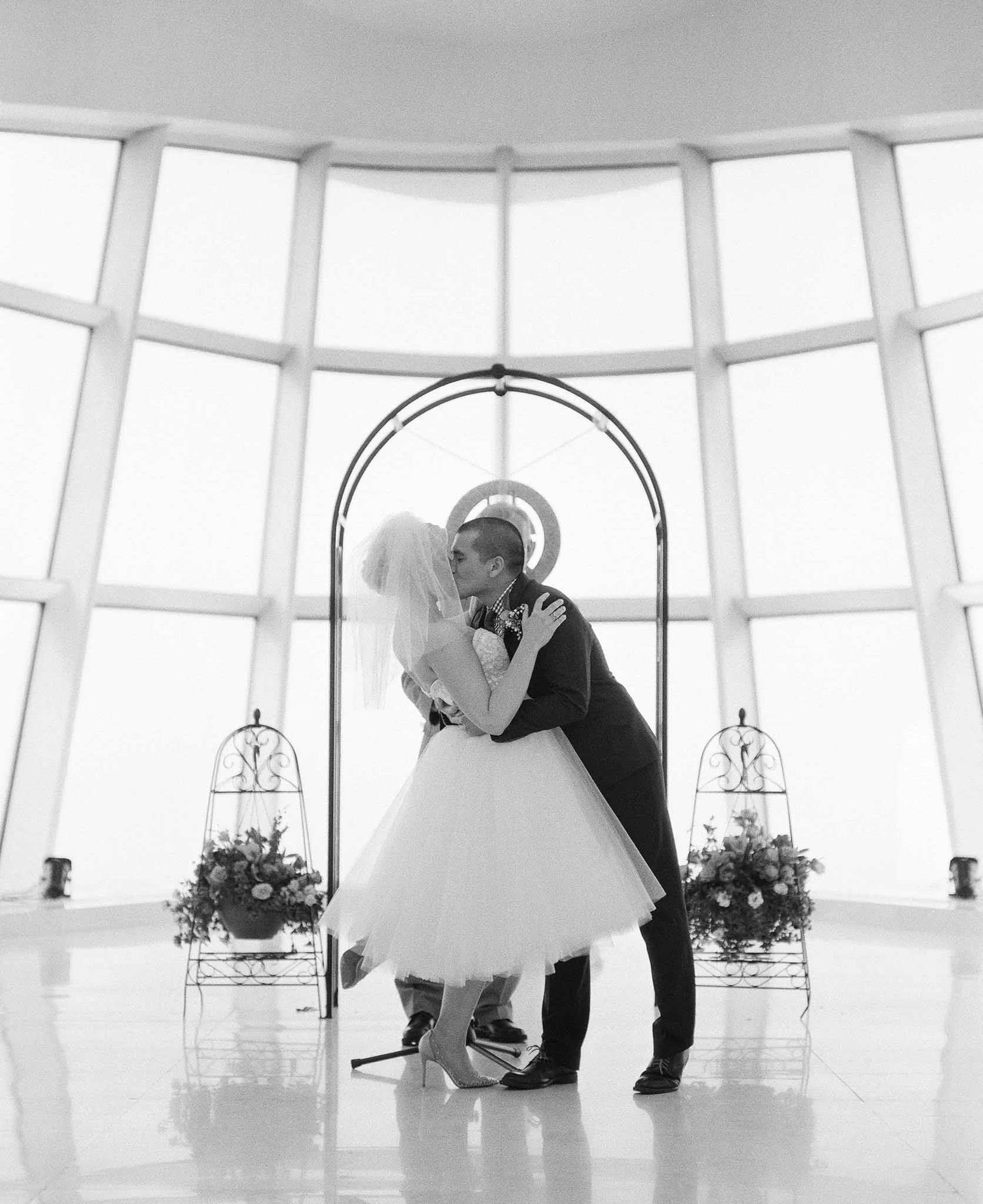 025-milwaukee-art-museum-wedding.jpg