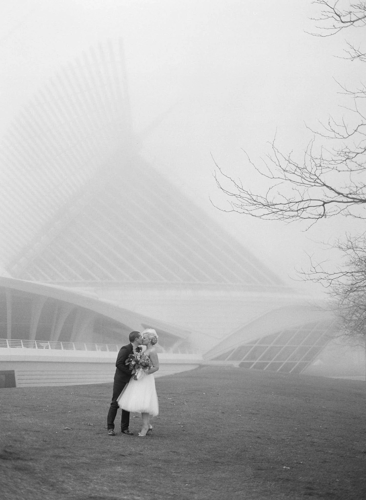 036-milwaukee-art-museum-wedding.jpg