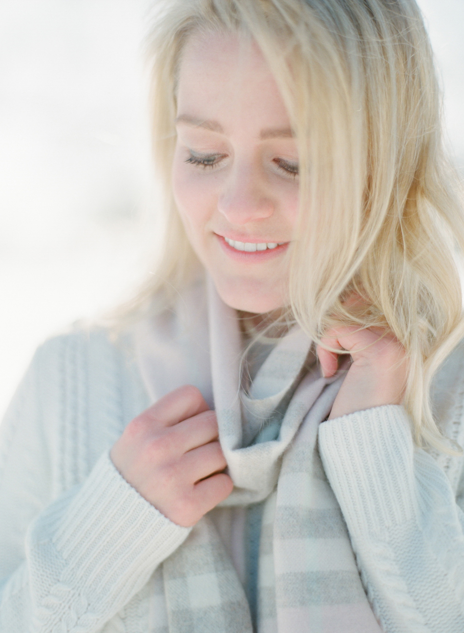 winter-engagement-photo-ideas