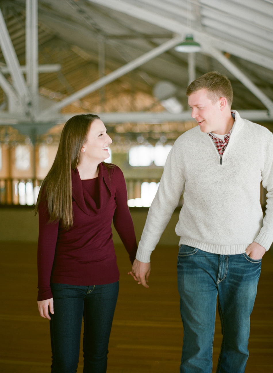 Wisconsin_Winter_Engagement_Wausau_Photographer_004.jpg