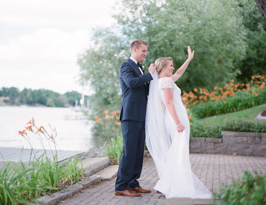 oneida country club wedding first look