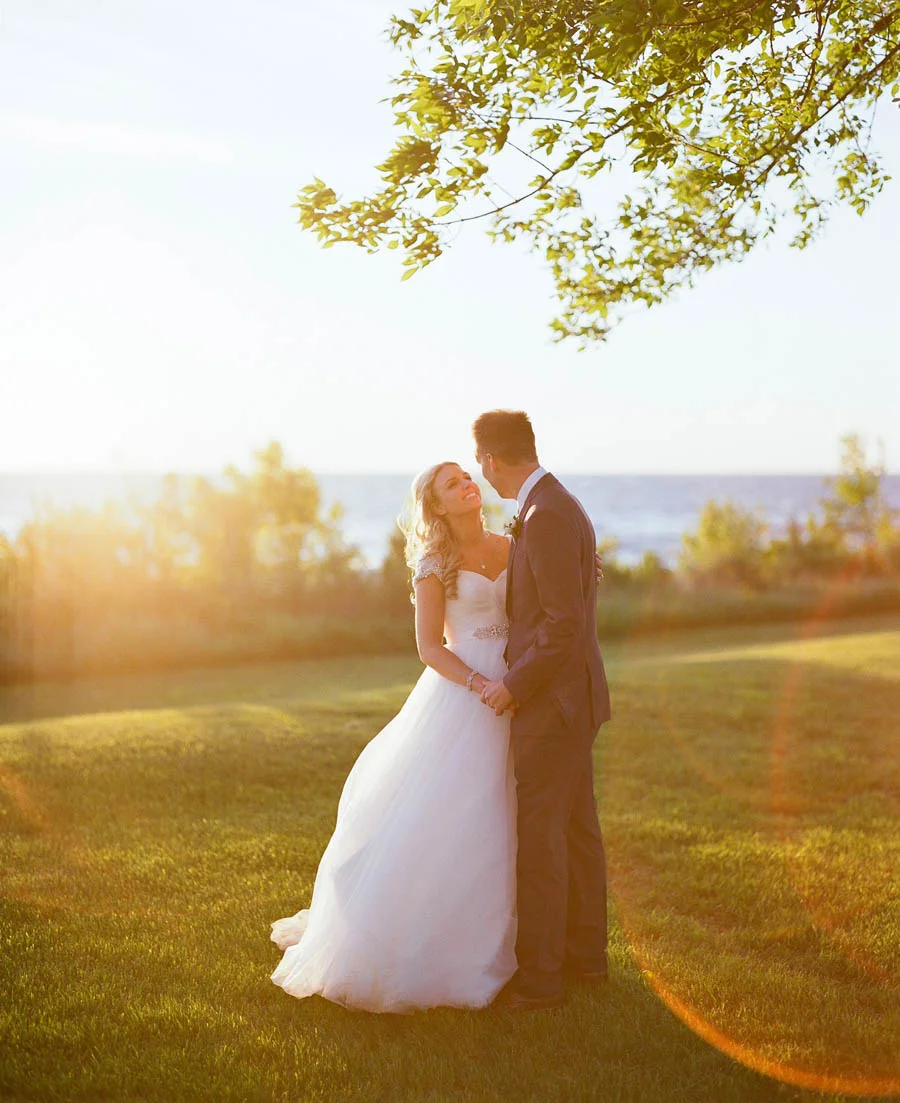 057-horseshoe-bay-beach-club-door-county-wedding.JPG