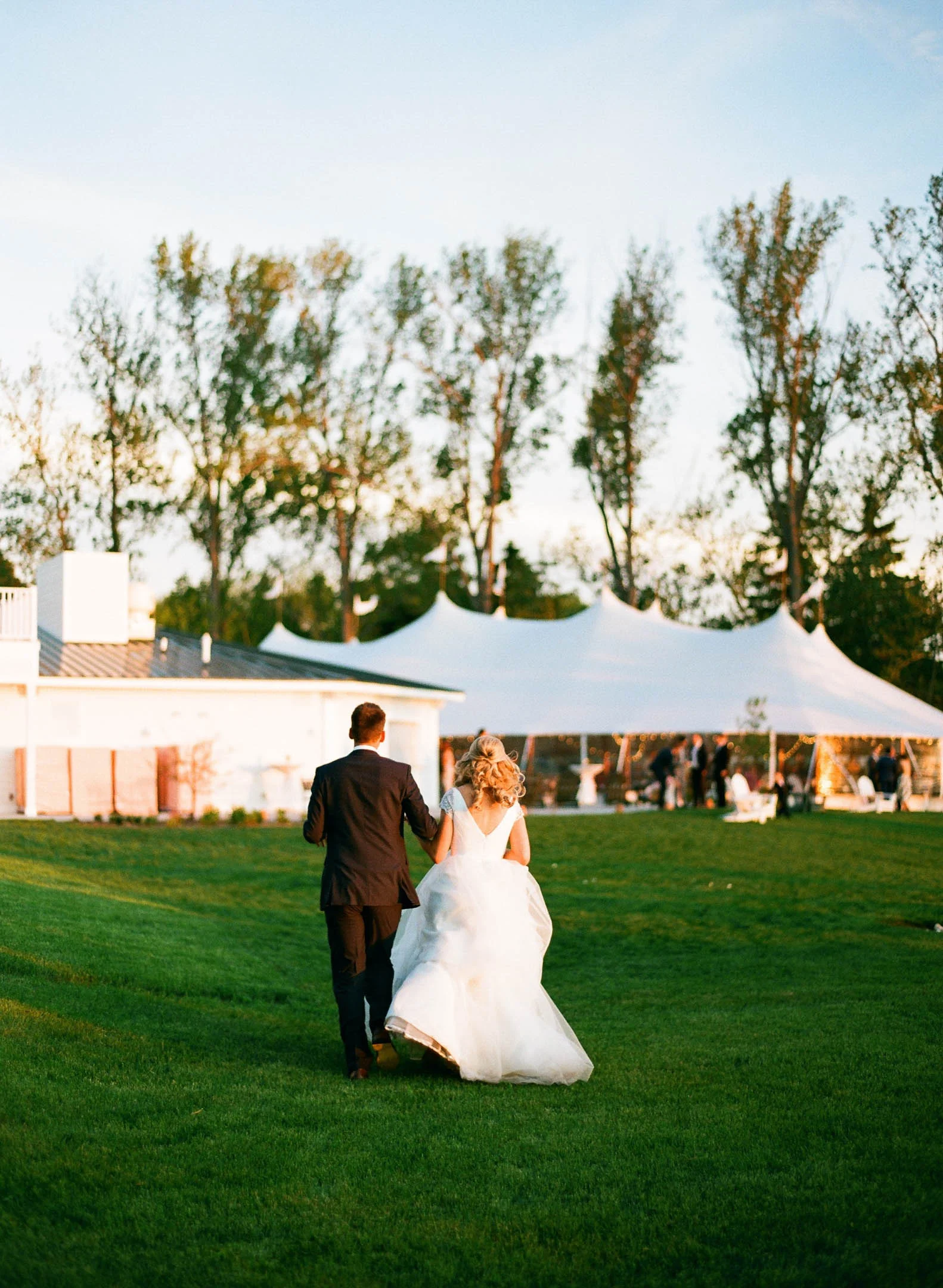 061-horseshoe-bay-beach-club-door-county-wedding.JPG