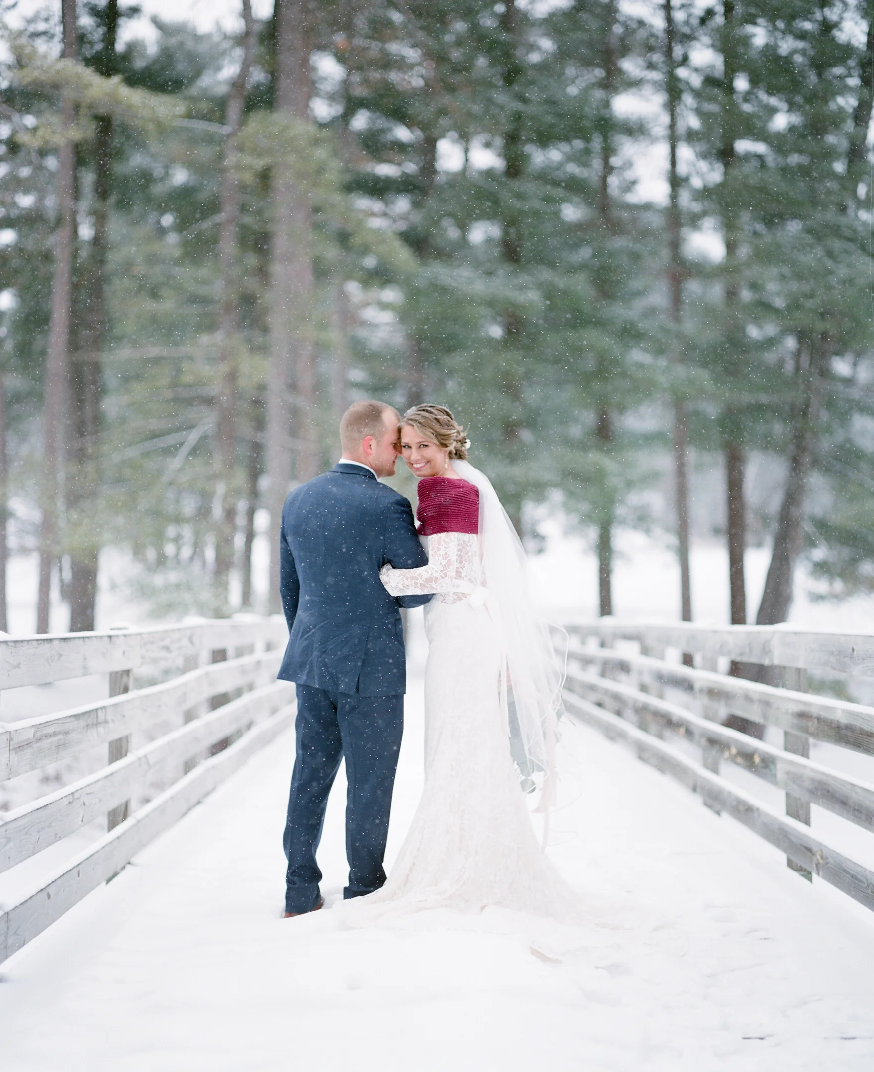 winter wedding snowy portraits