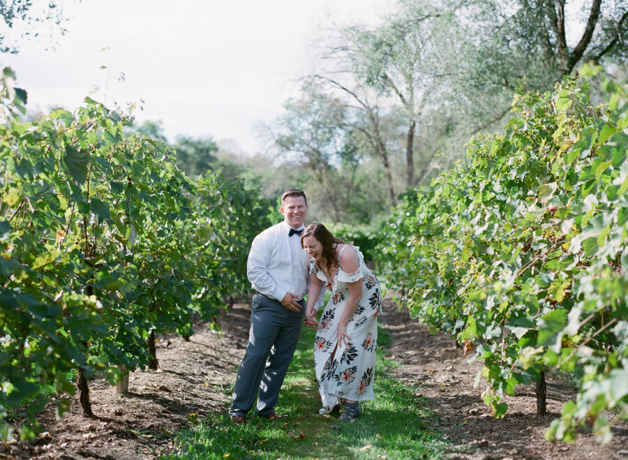  Wisconsin winery engagement photos 