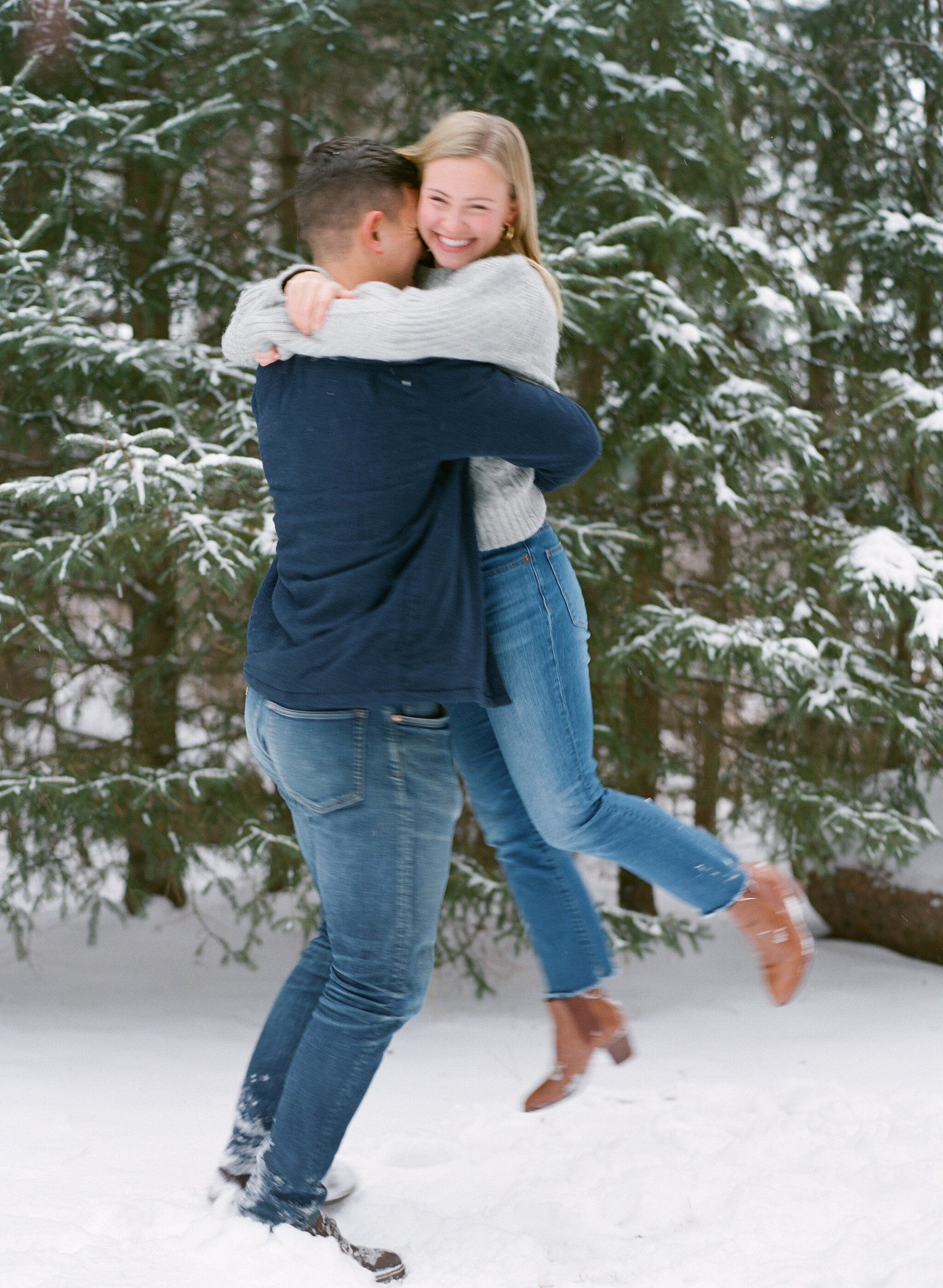 Winter-Engagement-Session-Wisconsin-008.JPG
