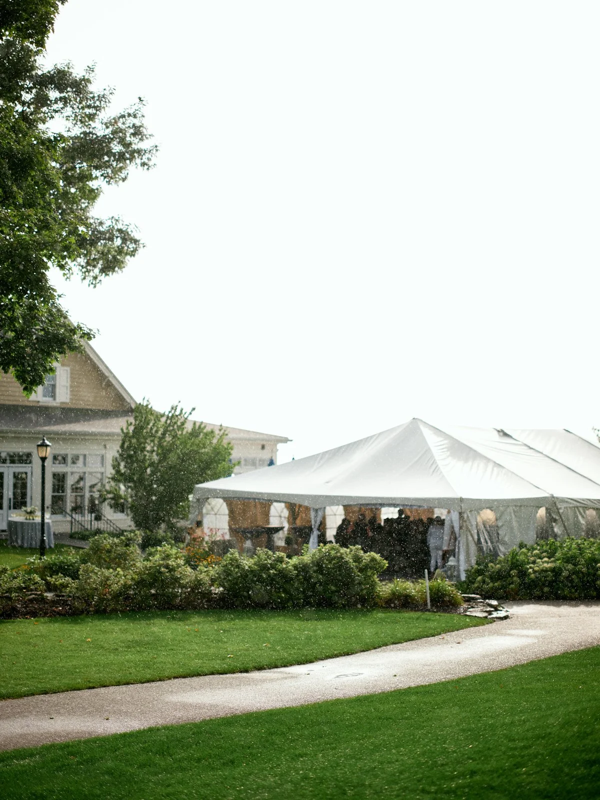 mn00561-MargotNickWedding.JPG