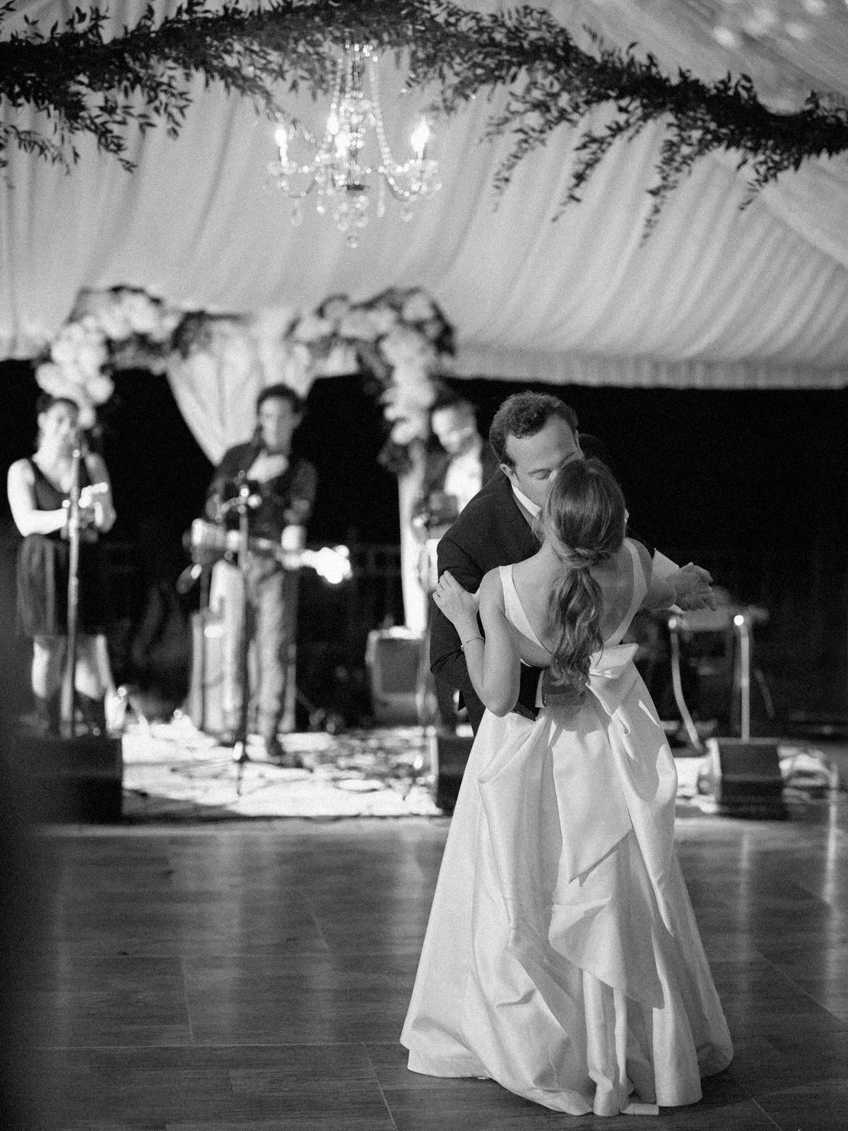 mn01036-MargotNickWedding-bw.jpg