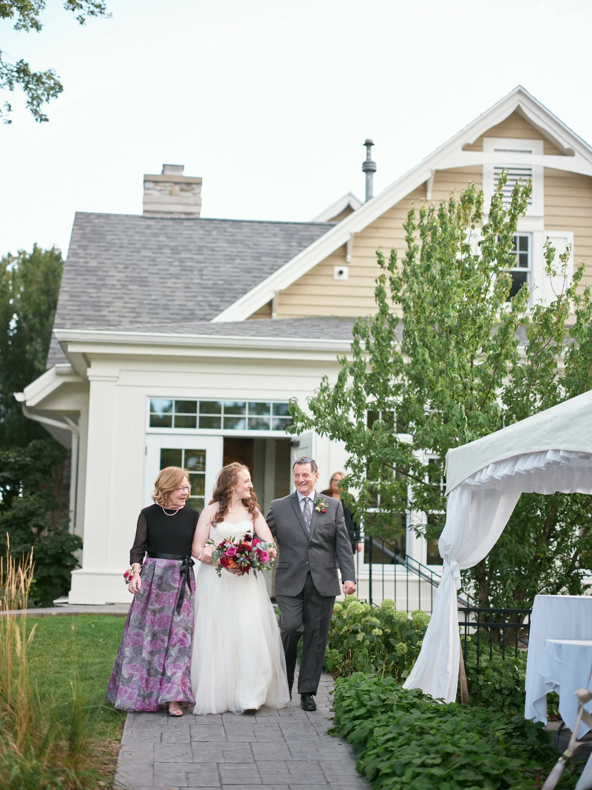016-Fall-Wisconsin-Wedding.JPG
