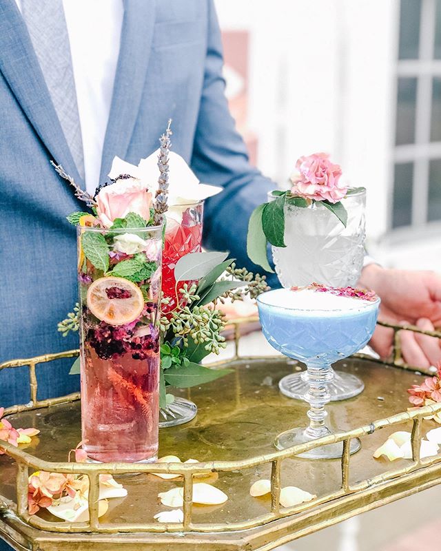 Cheers to FRIDAY and the prettiest drinks in all the land by @potentpours 🥂