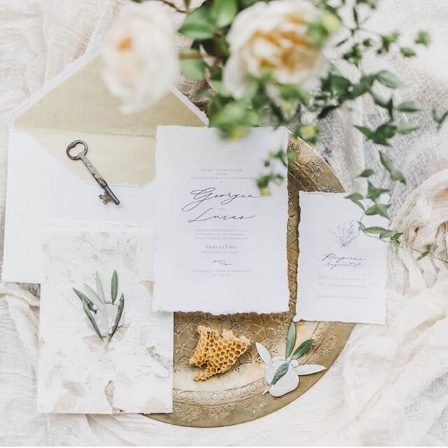 Pretty paper goods shot by our past attendee @mallorytahyphotography 😍😍 starting our Tuesday off right!
.
#styledweddingshootgr #creativeworkshop #styledshootworkshop
.
@venue3two @plumeandproper @windflowerdesignco @shopforagedgoods