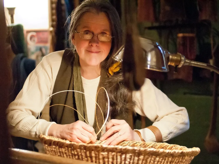 Laurie+Gundersen+artist+&+sole+proprietor.jpg