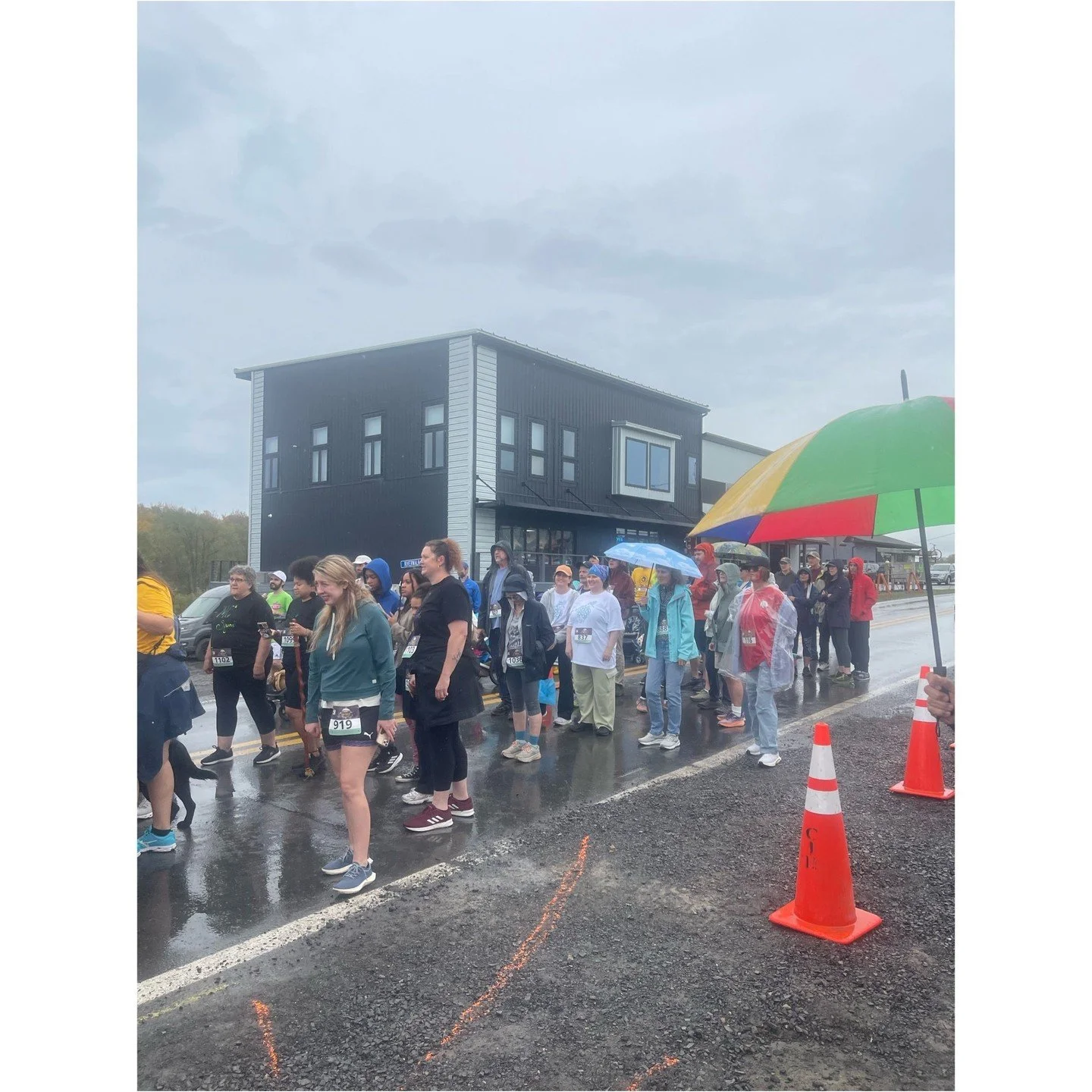👟💨 We RAN FOR IT 👟💨
Another year, another wonderful Run4It fundraiser! We had a blast running for the arts, and we so enjoyed chatting with everyone up in Davis. Despite the (much-needed) rain, everyone had a smile on their face & some pep i