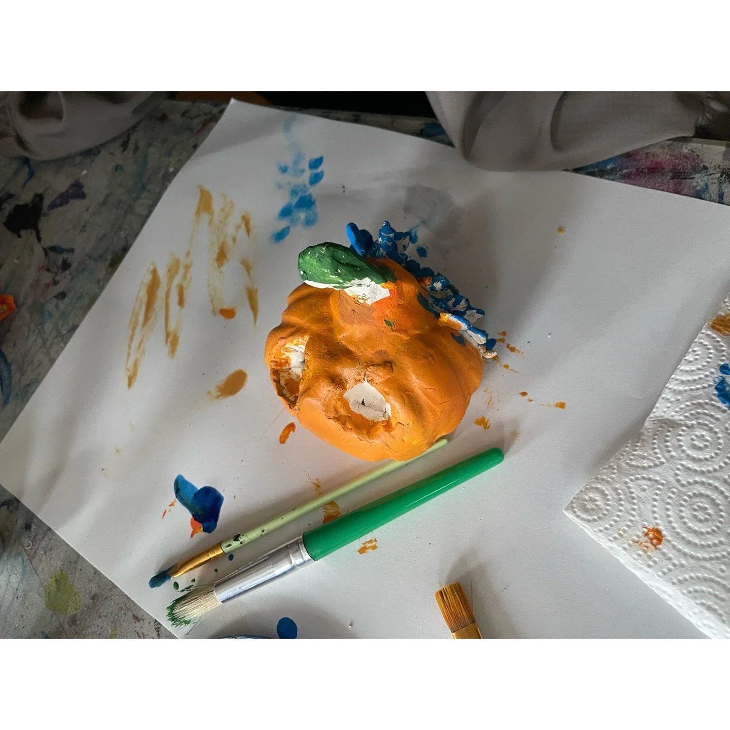 Smashing pumpkins? ❌ Painting Pumpkins? ✅
After School Art students finished painting their ceramic pumpkins this week! All of them did such a wonderful job & they had so much fun with this project. 🎃
🚨p.s. We have ONE spot open for November