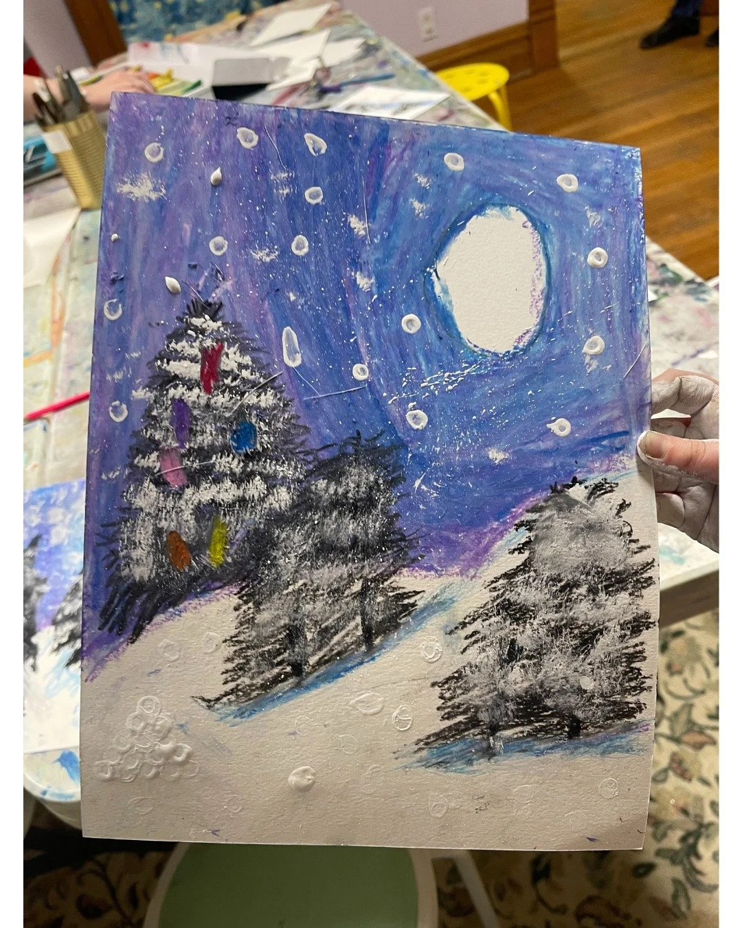 ❄️🌲Our After School Art kiddos may or may not have summoned this snowy weather...

 In this week's ASA session, students experimented with oil pastels and acrylic paint to create a beautiful winter scenery. To apply the acrylic paint, Miss. Katie wa