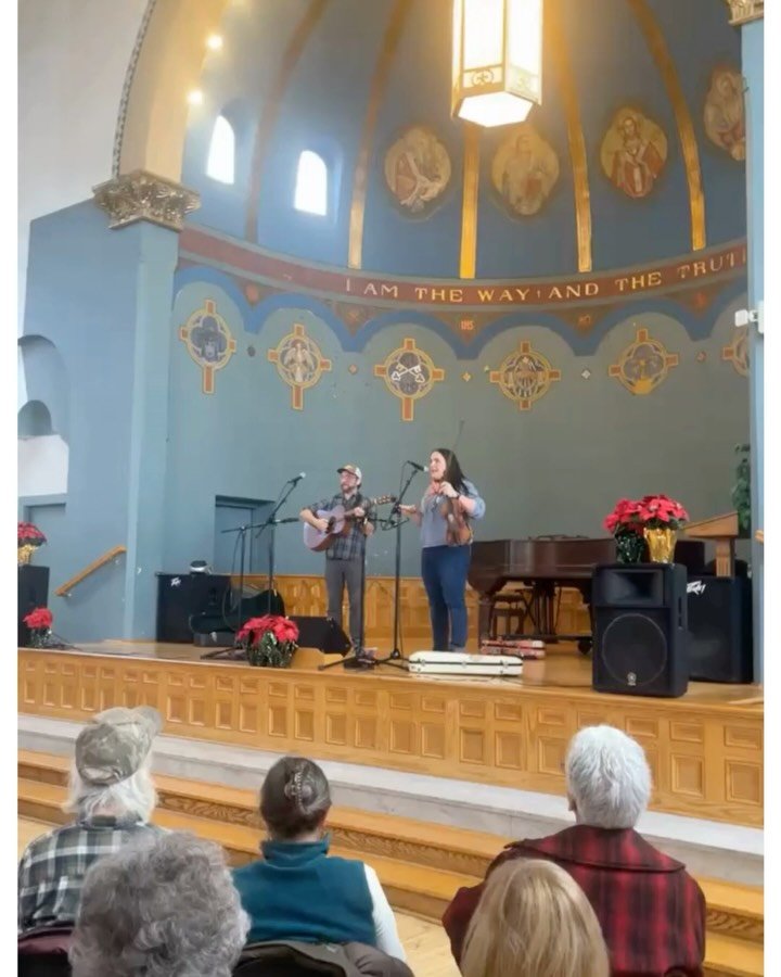 Name a better way to wrap up our 2025 Brown Bag Concert series&hellip; we&rsquo;ll wait ⏰🎻😉

In all seriousness, Jesse &amp; Emily rocked the house with original songs and covers of classic old-time tunes. Thank you both for taking the time out of 
