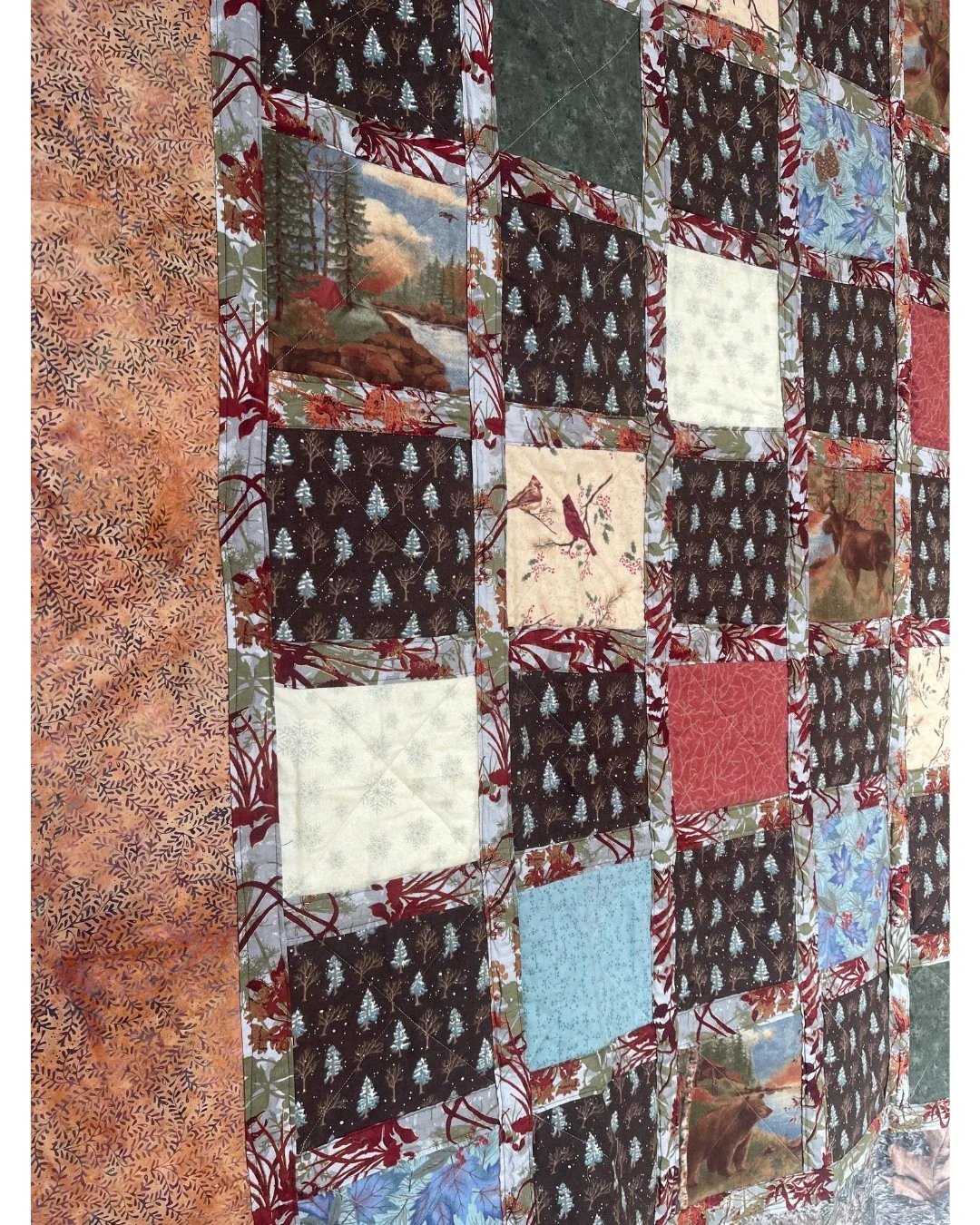 ✨🧵🟪 Explore the stories behind every stitch, square, &amp; seam in the Log Cabin Quilters Guild Exhibition 🧵🟪✨ 

When you browse this exhibit, you will notice that most quilts have a story to go along with them. The ones that don't have an "
