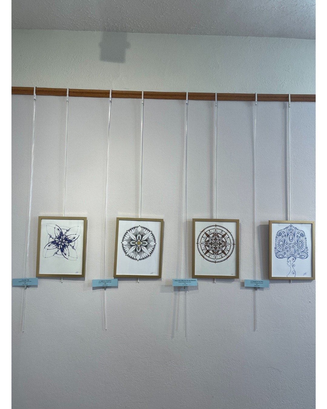 Have you ever drawn your thoughts on paper? Yes, drawn them! 🖍️ 💭 

If you have, you may have a thing or two in common with artist and designer, Lina Arnold. If you haven't, keep reading how Lina describes this part of her artistic process:

"