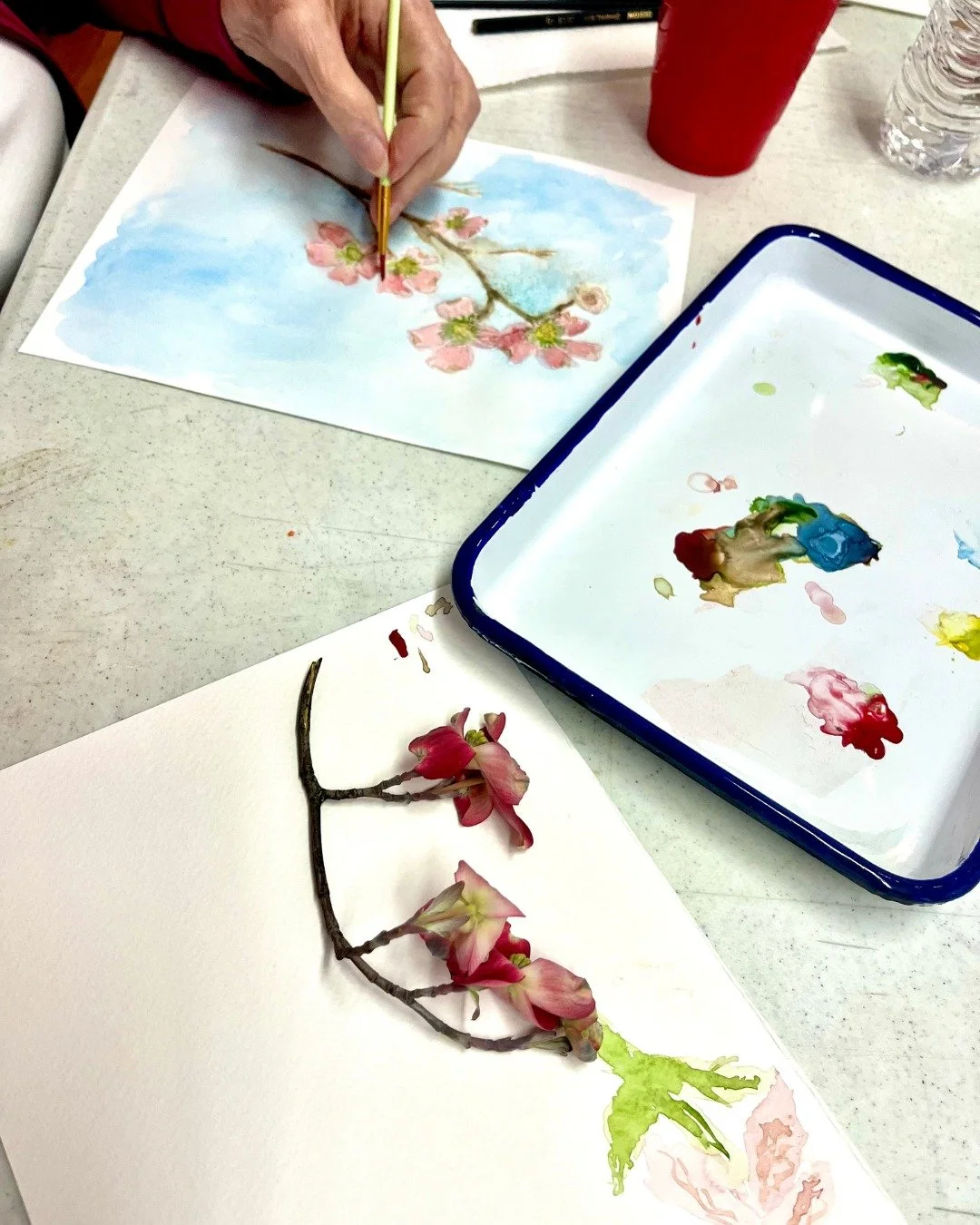 April Watercolors Class 1: ✅️ Complete!

Students in Paula Kaufman's April Watercolors Class created beautiful Spring-inspired paintings! Using real Spring flowers🌸 as inspiration, Paula guided students through the watercolor process to create these