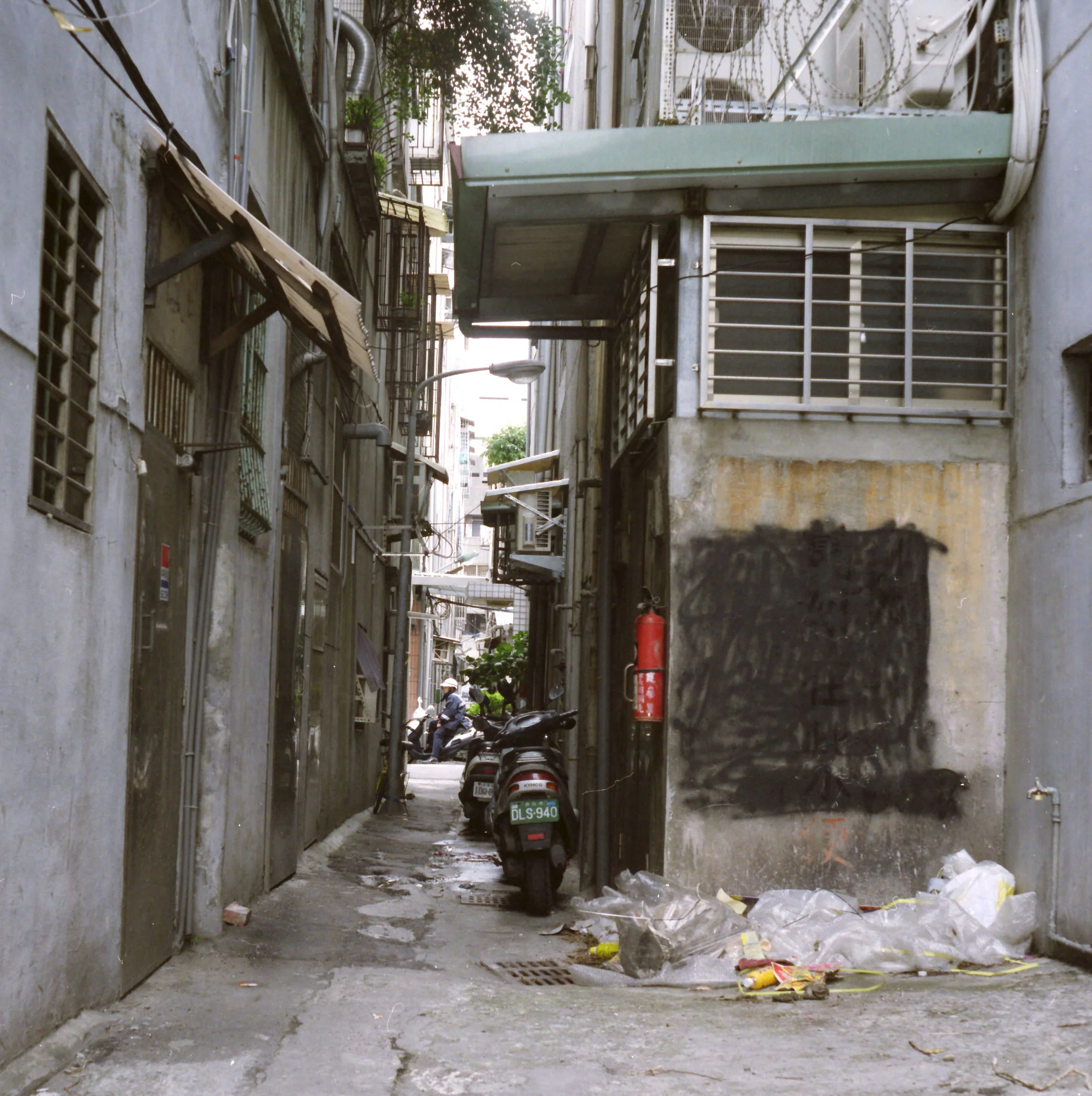 Alley, Taipei, Taiwan, 2005