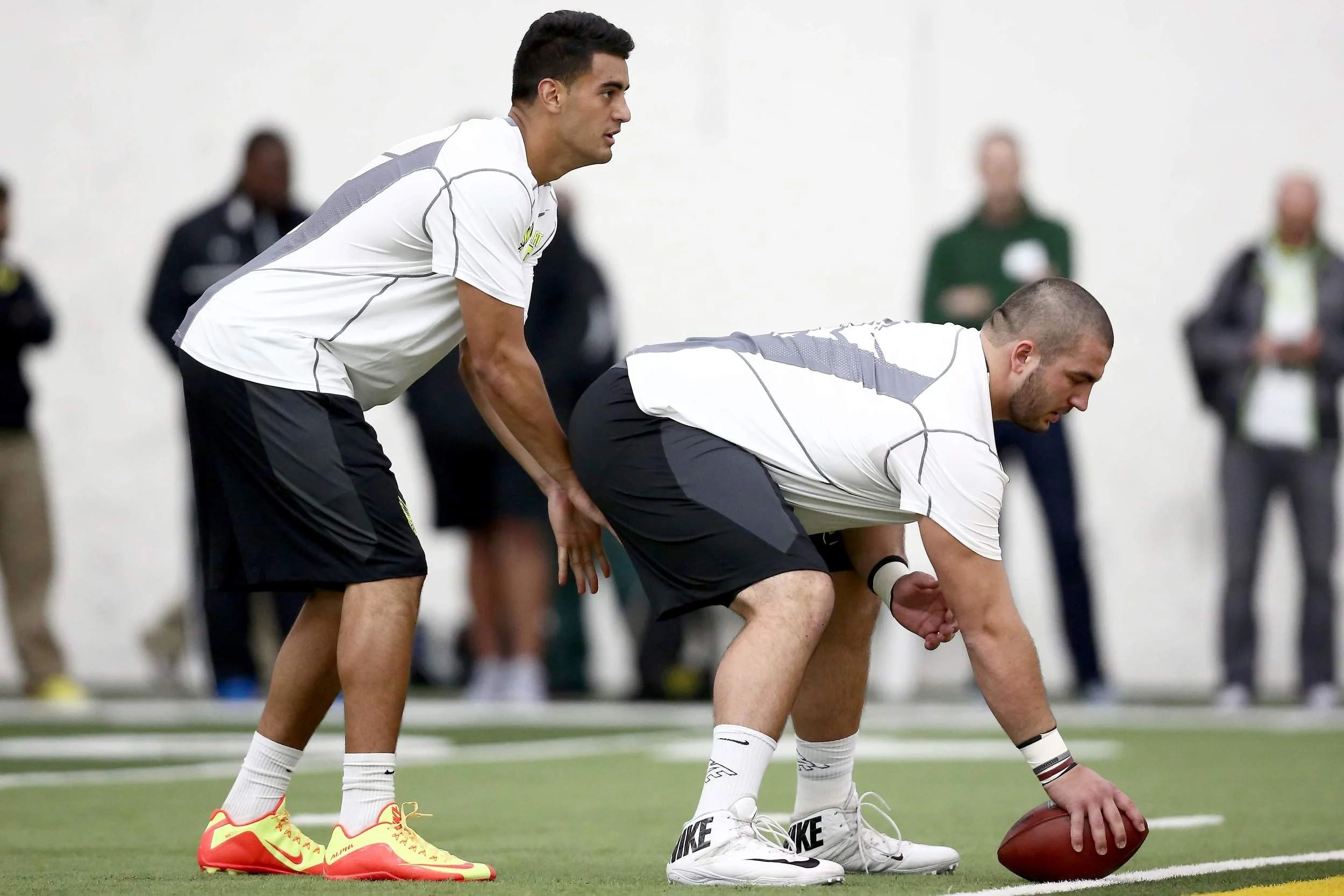 Mariota Brings Team Atmosphere to Pro Day
