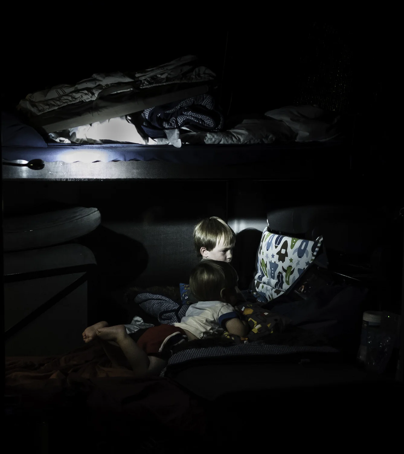 Movie Time Under Mom and Dad's Bed - Vanski